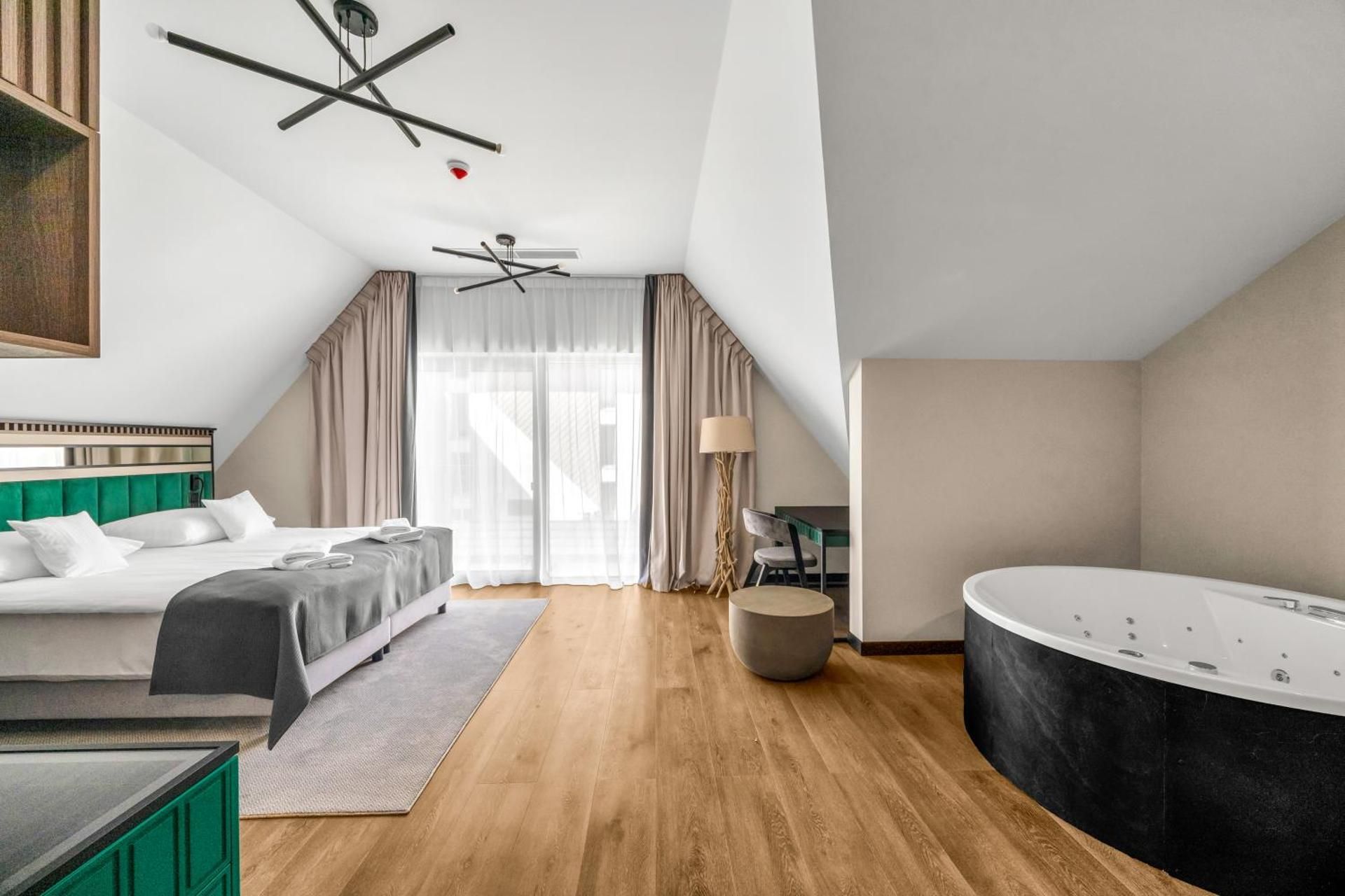 Suite with Hot Tub
