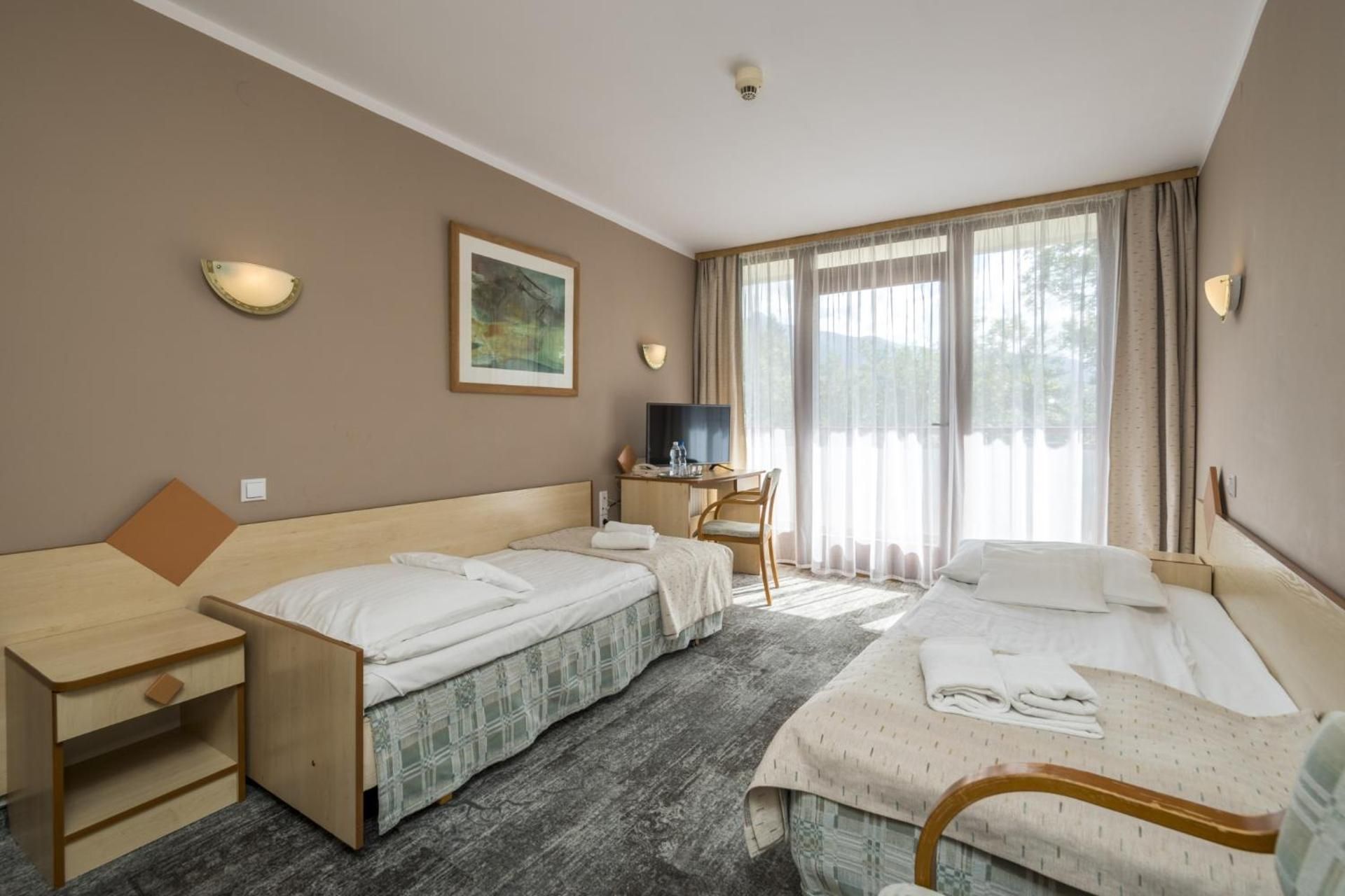 Studio (4 Adults)
