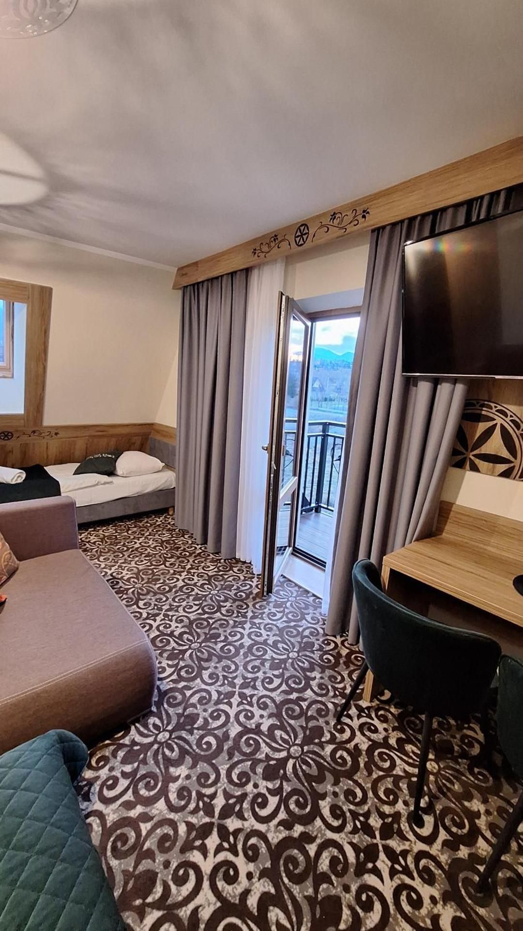 Quadruple Room with Private Bathroom
