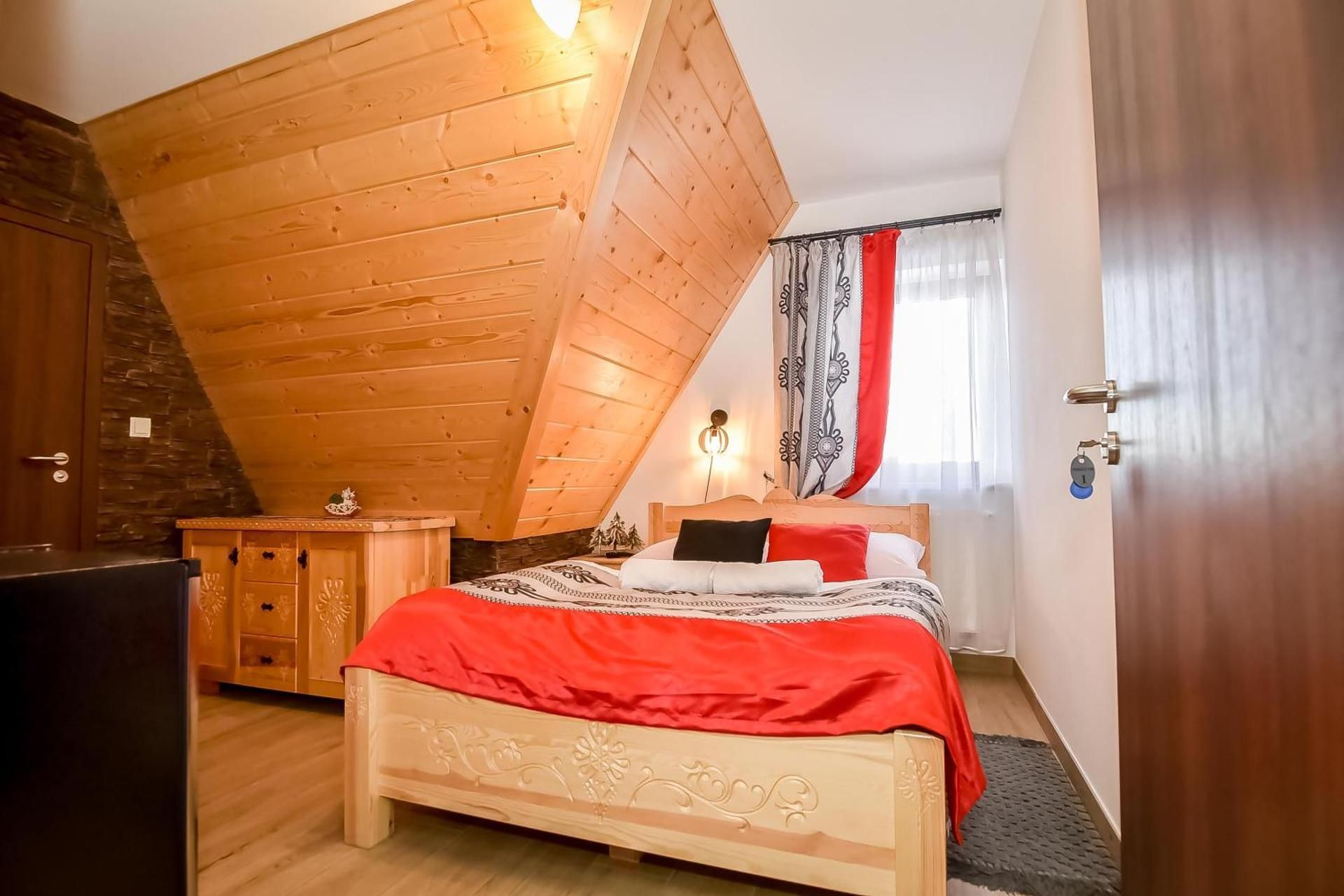 Deluxe Double Room (1 adult + 1 child)