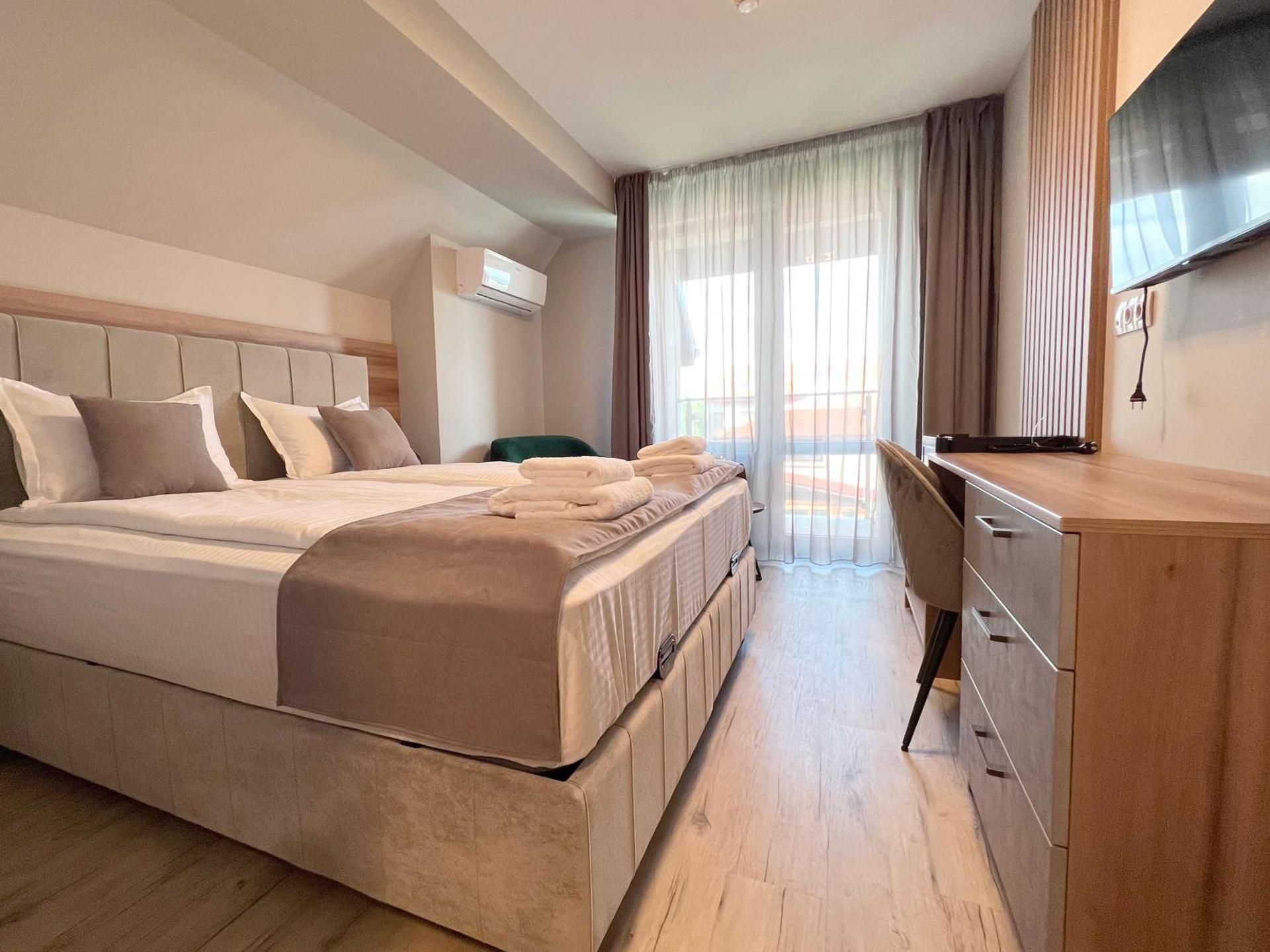 King Room with Garden View