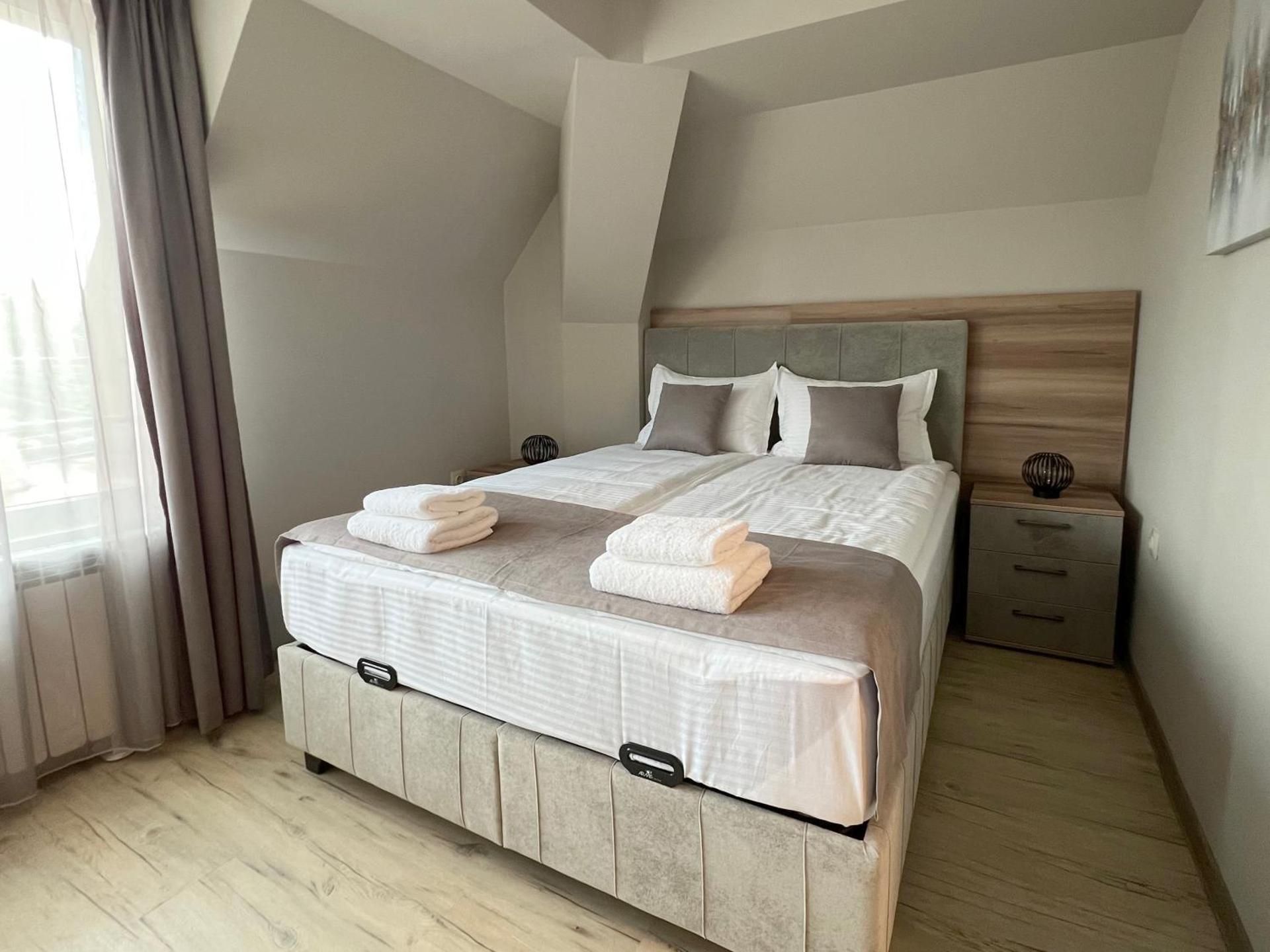 Deluxe Double Room with Shower