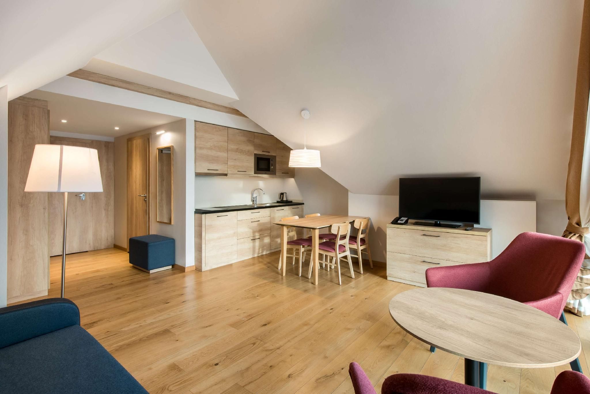 One Bedroom Apartment with no Air Conditioning