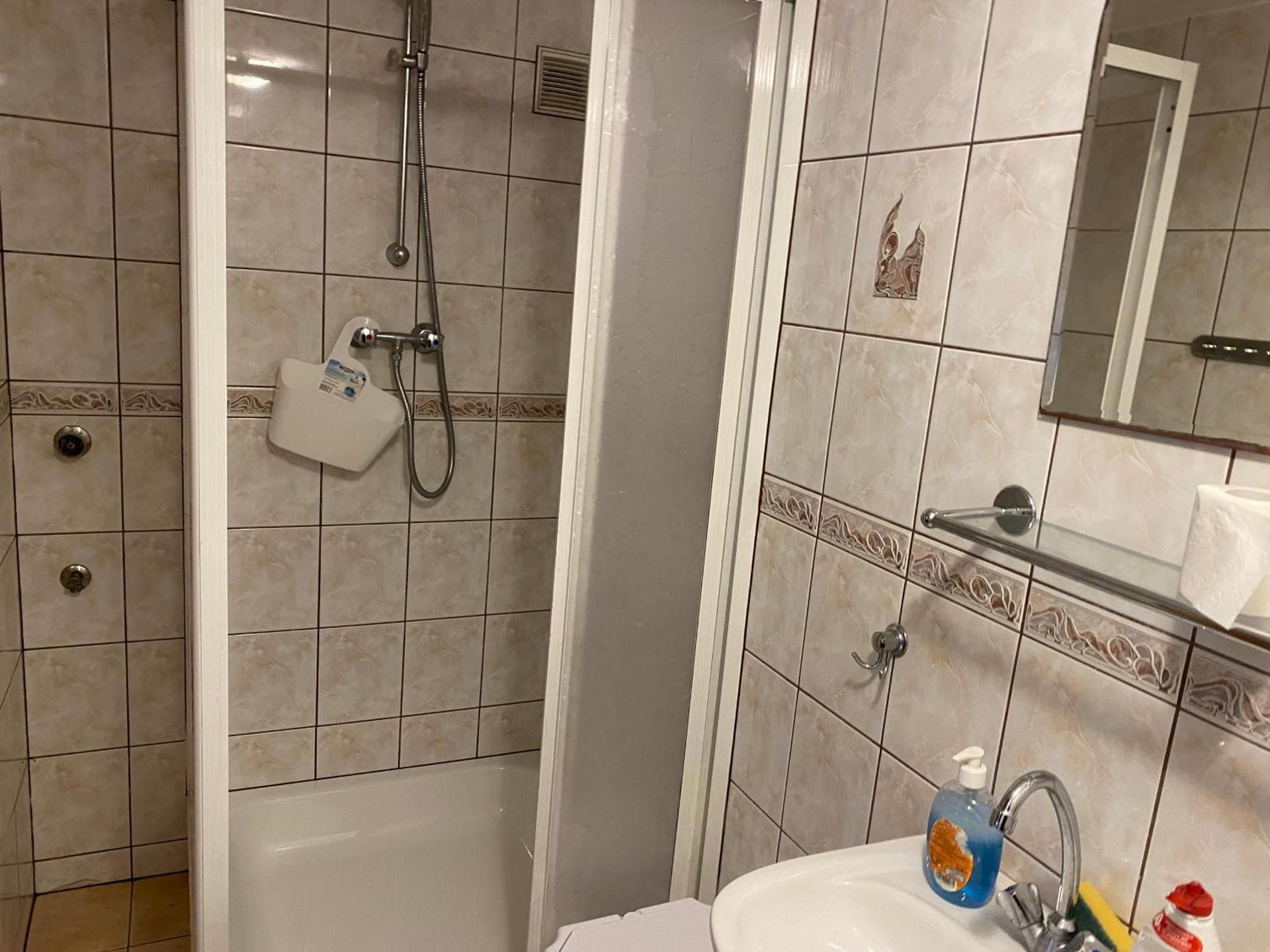 Twin Room with Bathroom