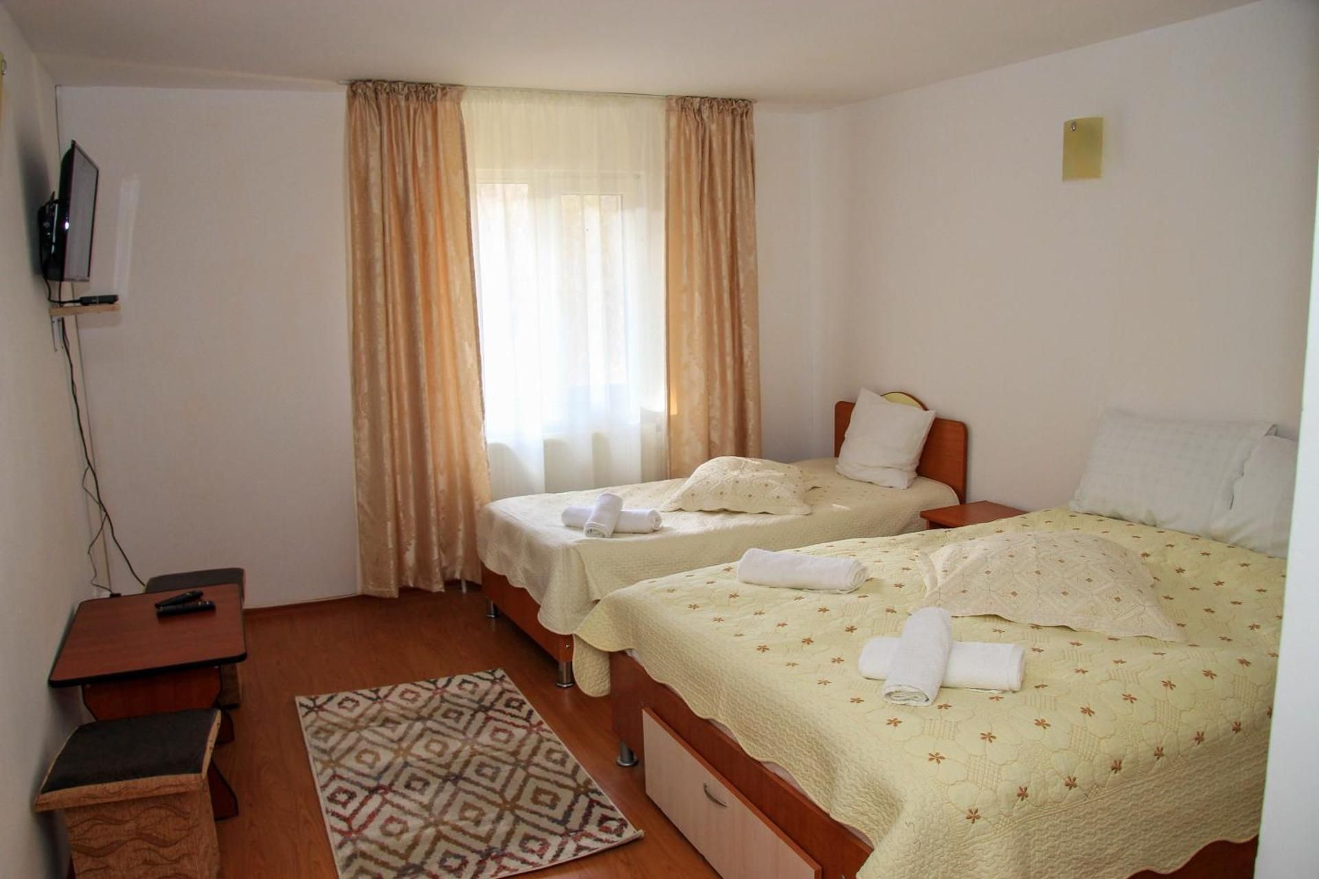 Triple Room with Private Bathroom