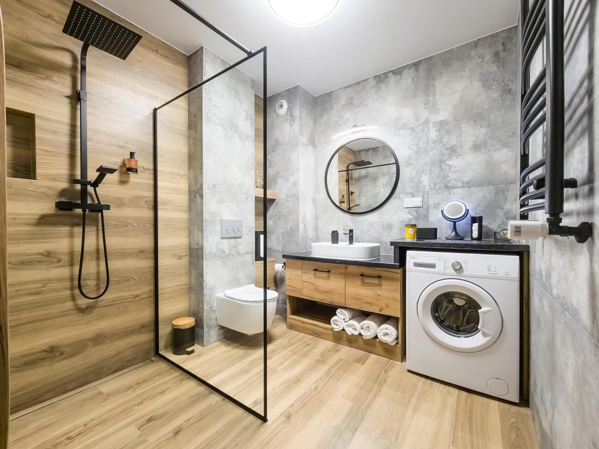 One-Bedroom Apartment with Balcony