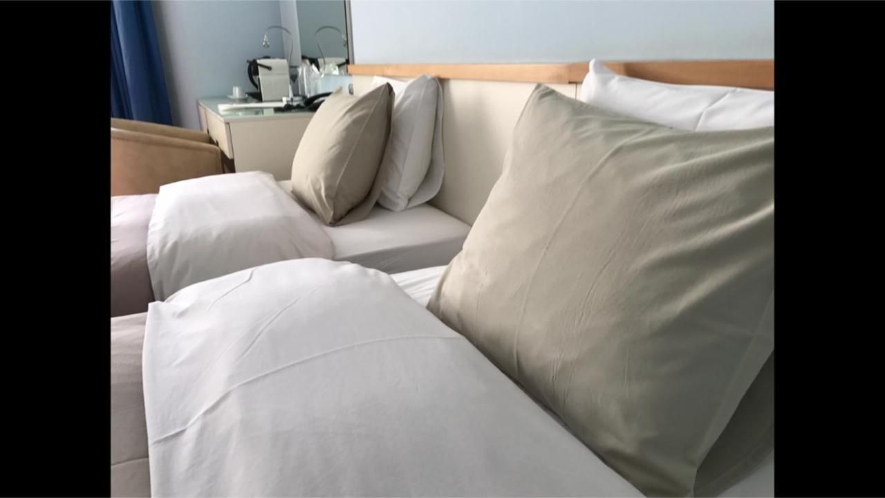 Room, Balcony