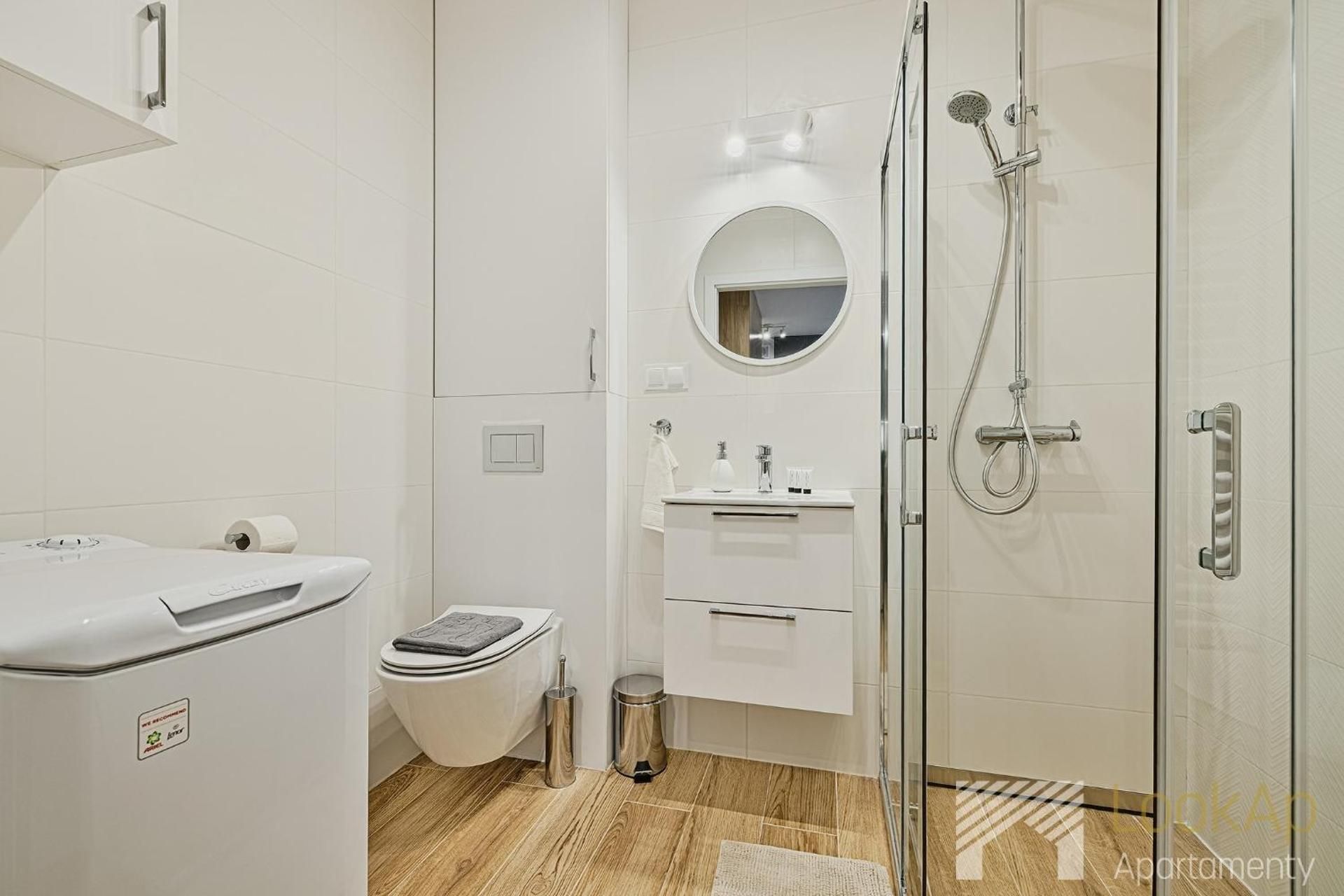 One-Bedroom Apartment with Balcony