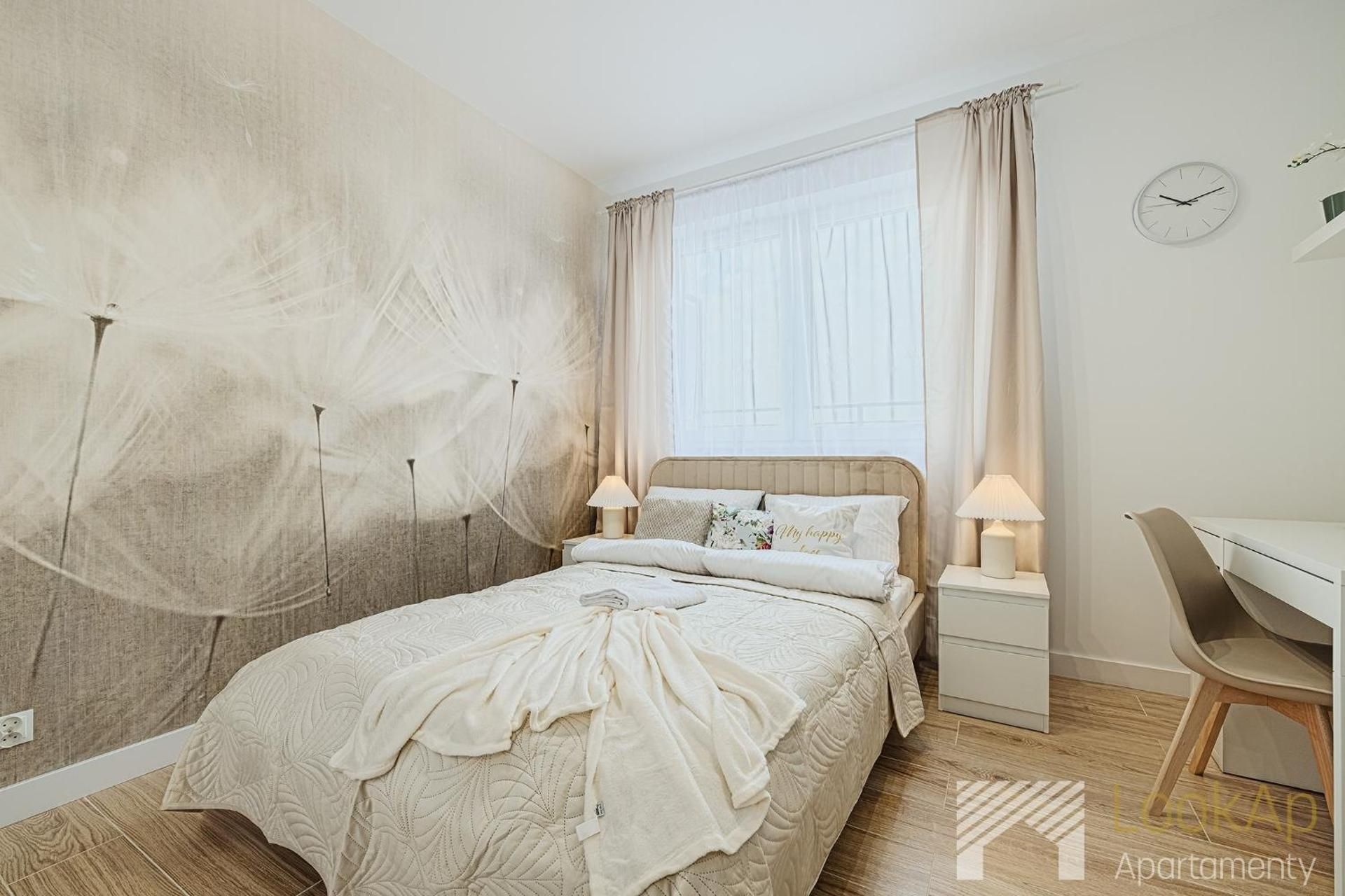 One-Bedroom Apartment with Balcony