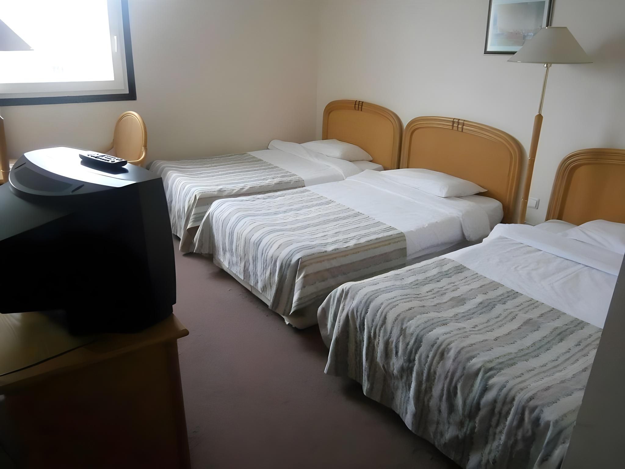 3 Twin Beds Room Non-Smoking