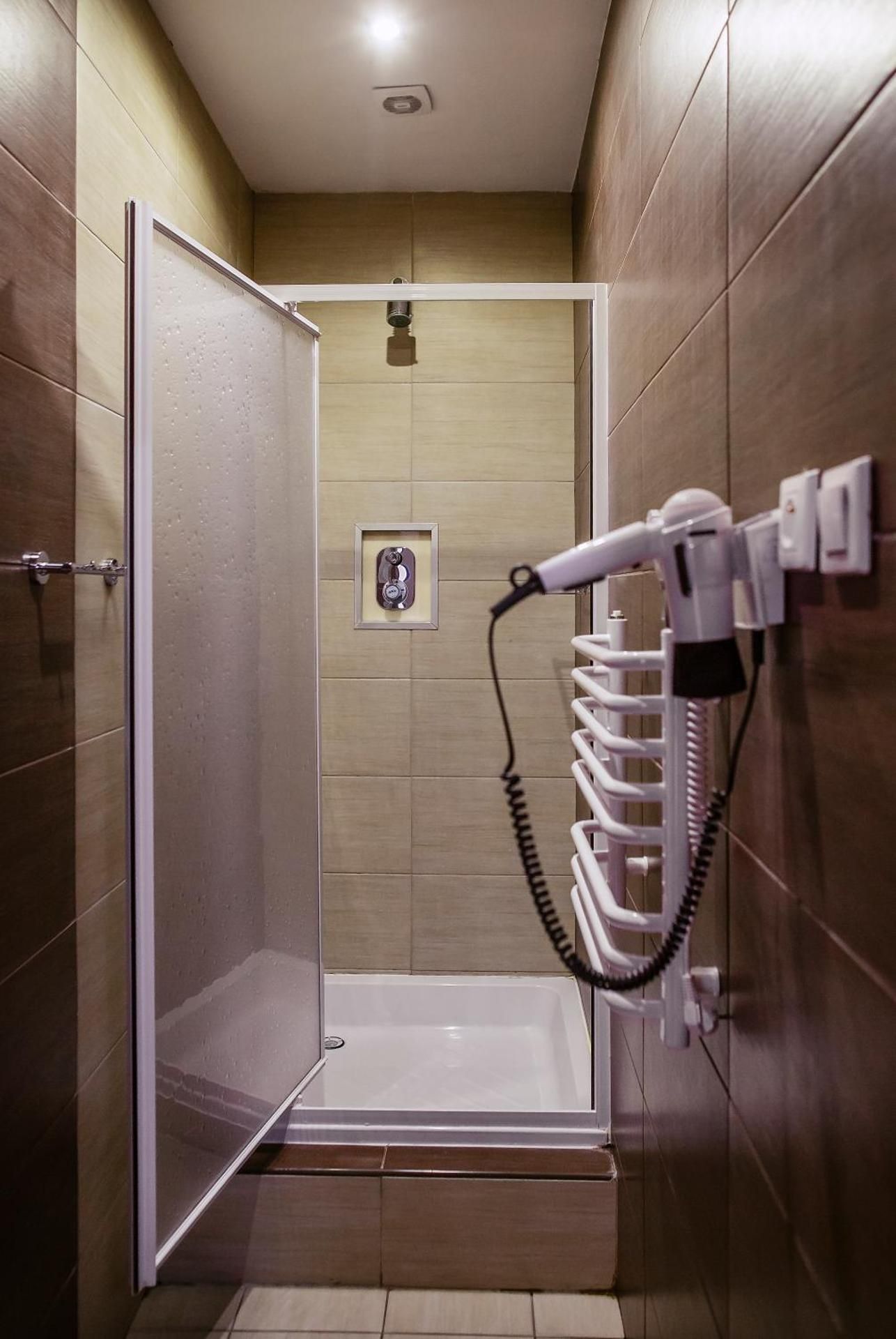 Single Room with Shared Bathroom