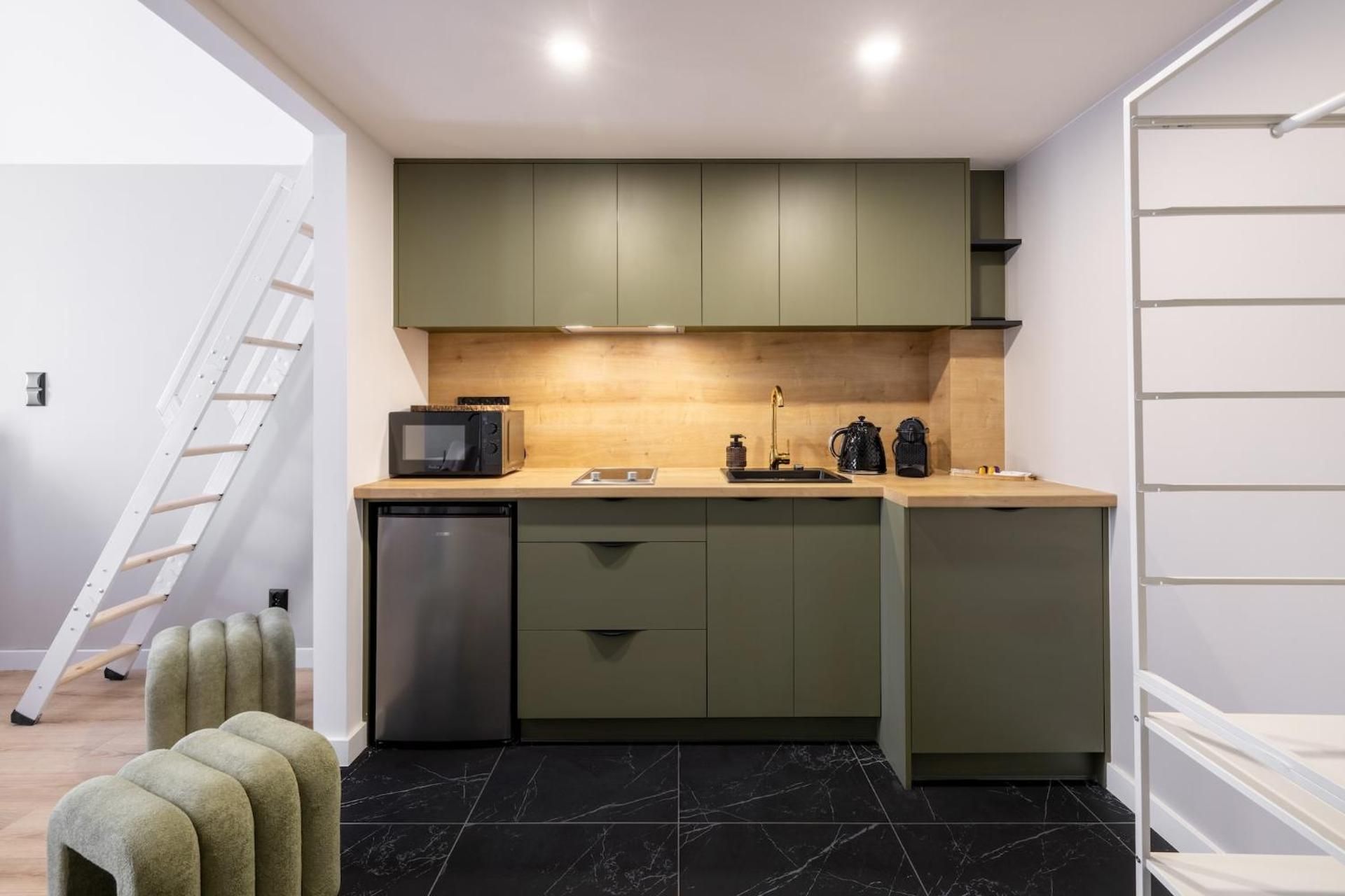 TINTURA by BAST - Wanna, Antresola, OFF Piotrkowska, EC1 ,Stajnia Jednorozca, Winda, Parking na Tere