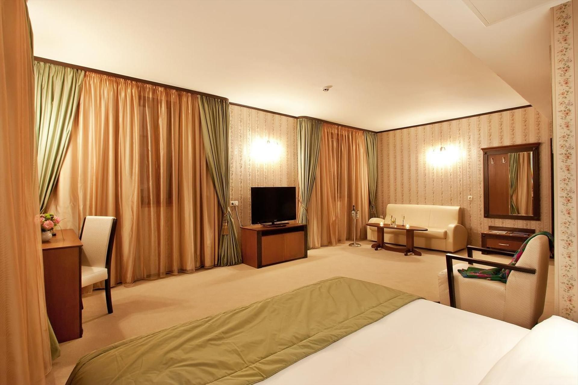 Junior King Suite