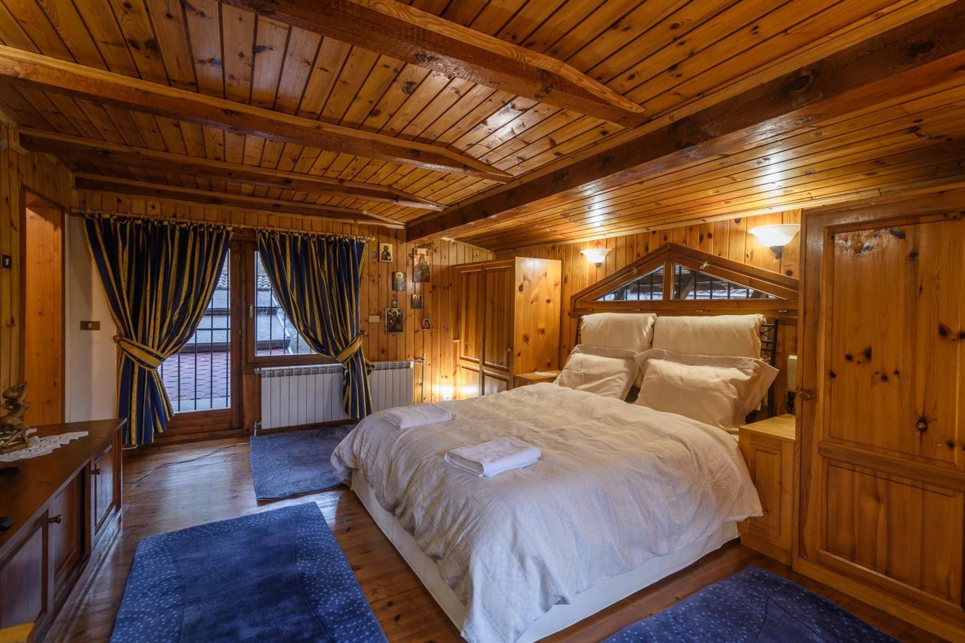 Deluxe Villa with Jacuzzi and Billiard