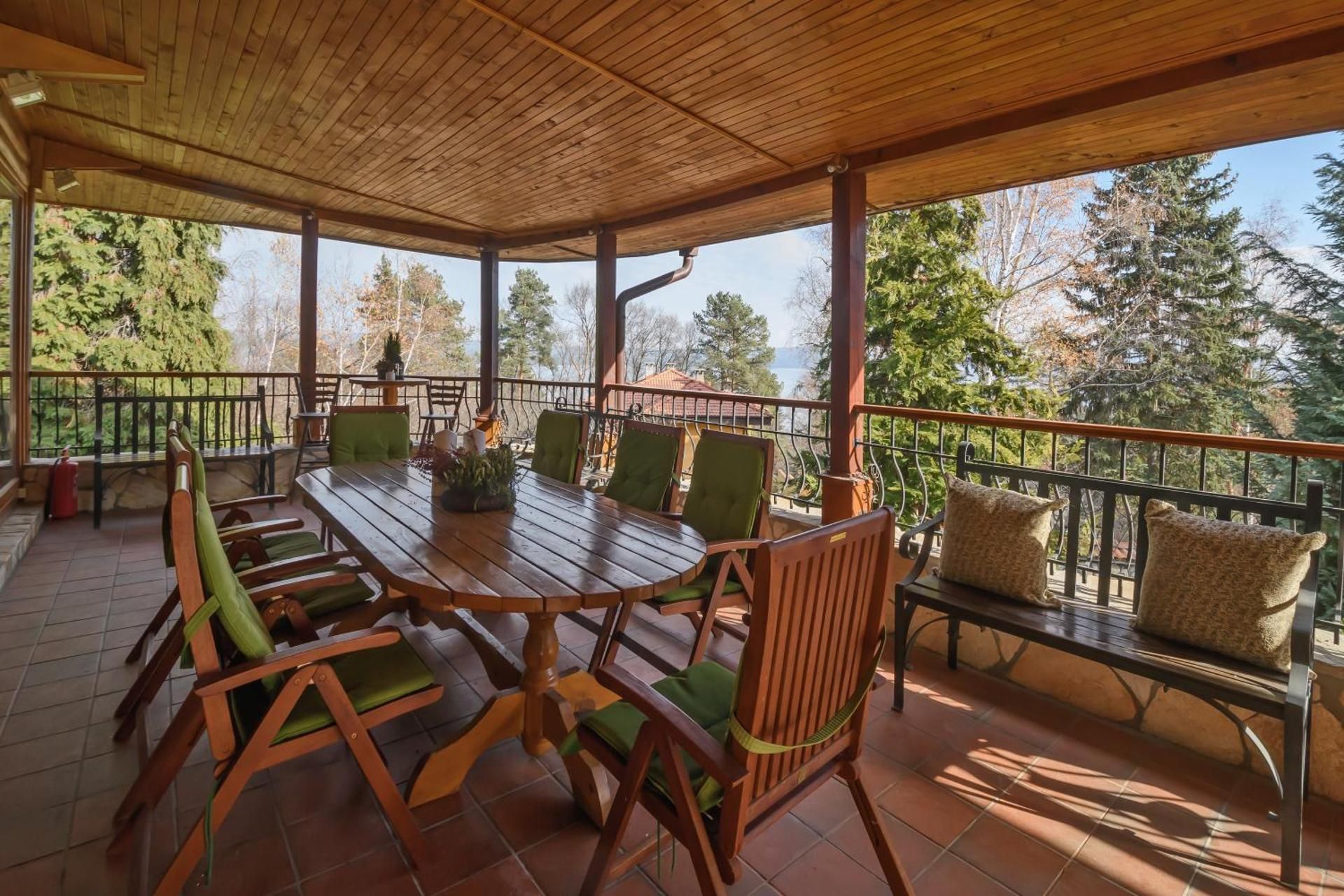 Deluxe Villa with Lake View