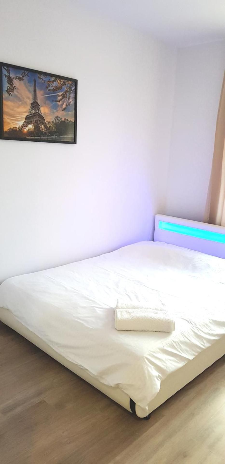 Apartment With Shared Bathroom