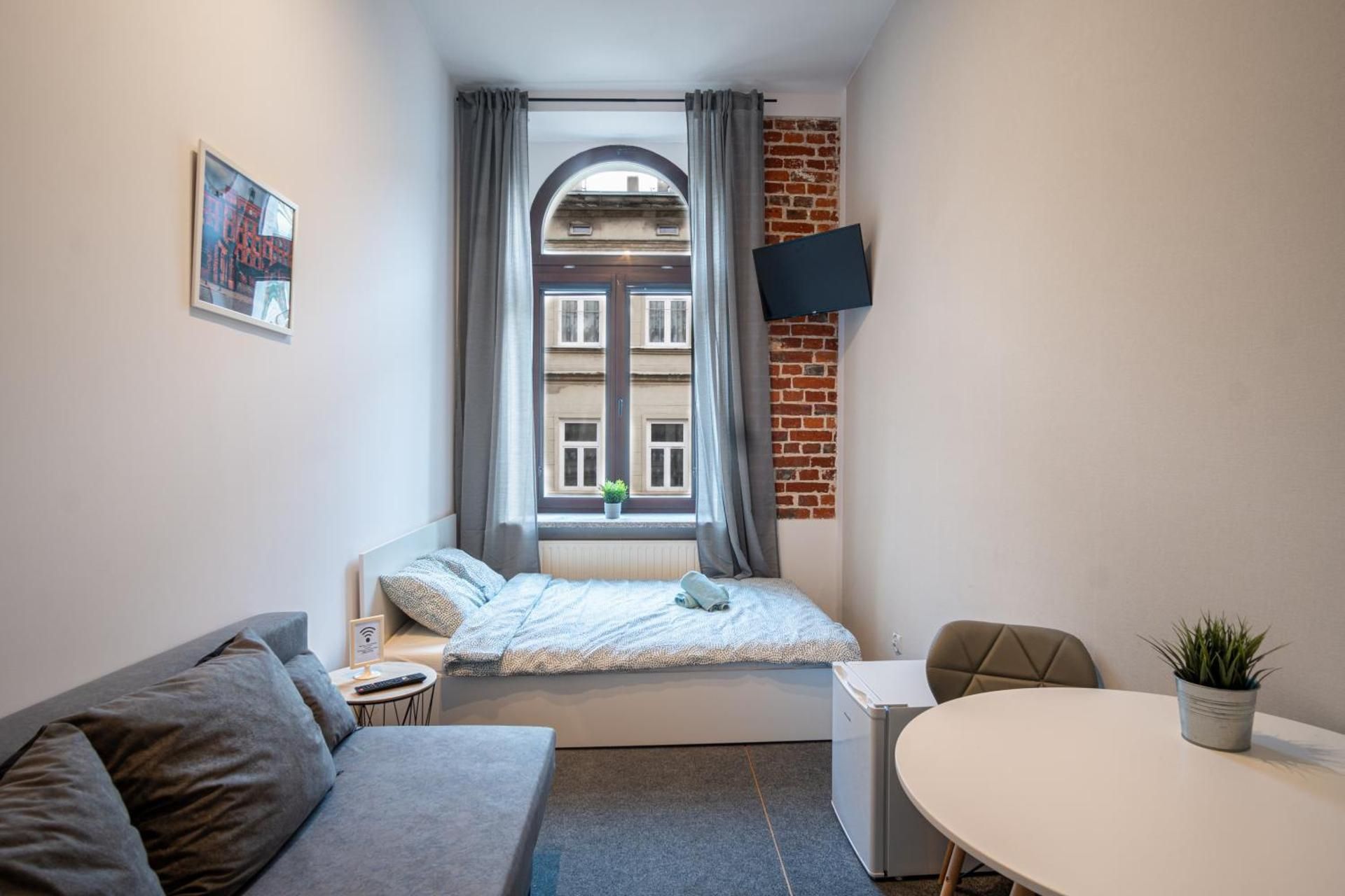 Economy Quadruple Room with Shared Bathroom