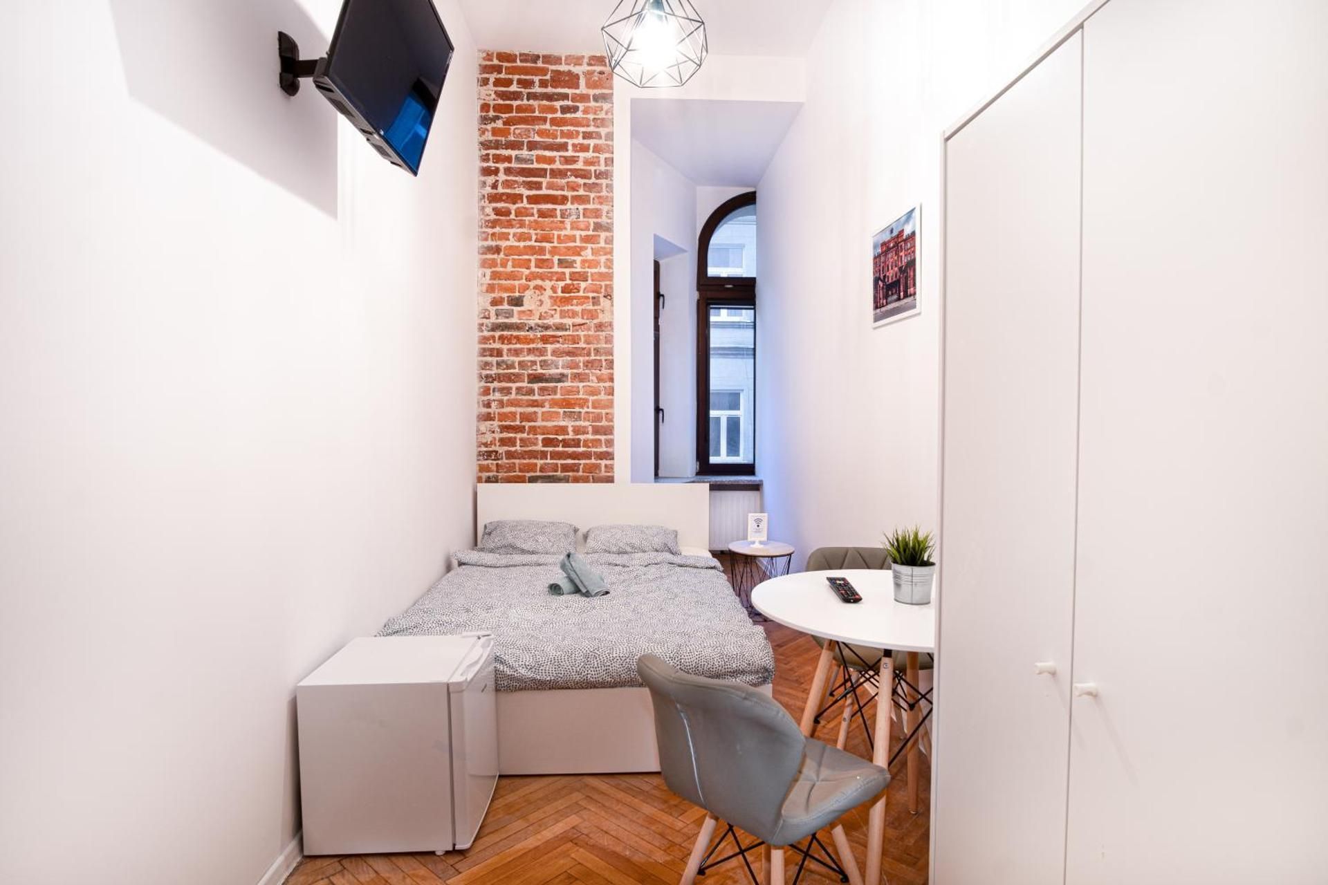 Standard Double Room with Shared Bathroom