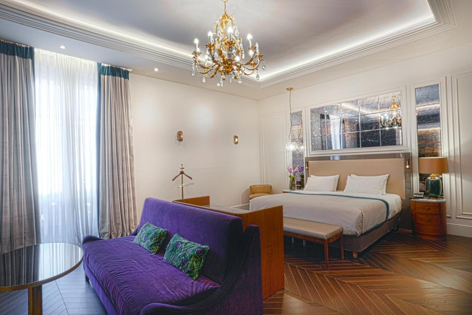 1 Bedroom Executive Suite, 1 King bed, Sveta Nedelya View