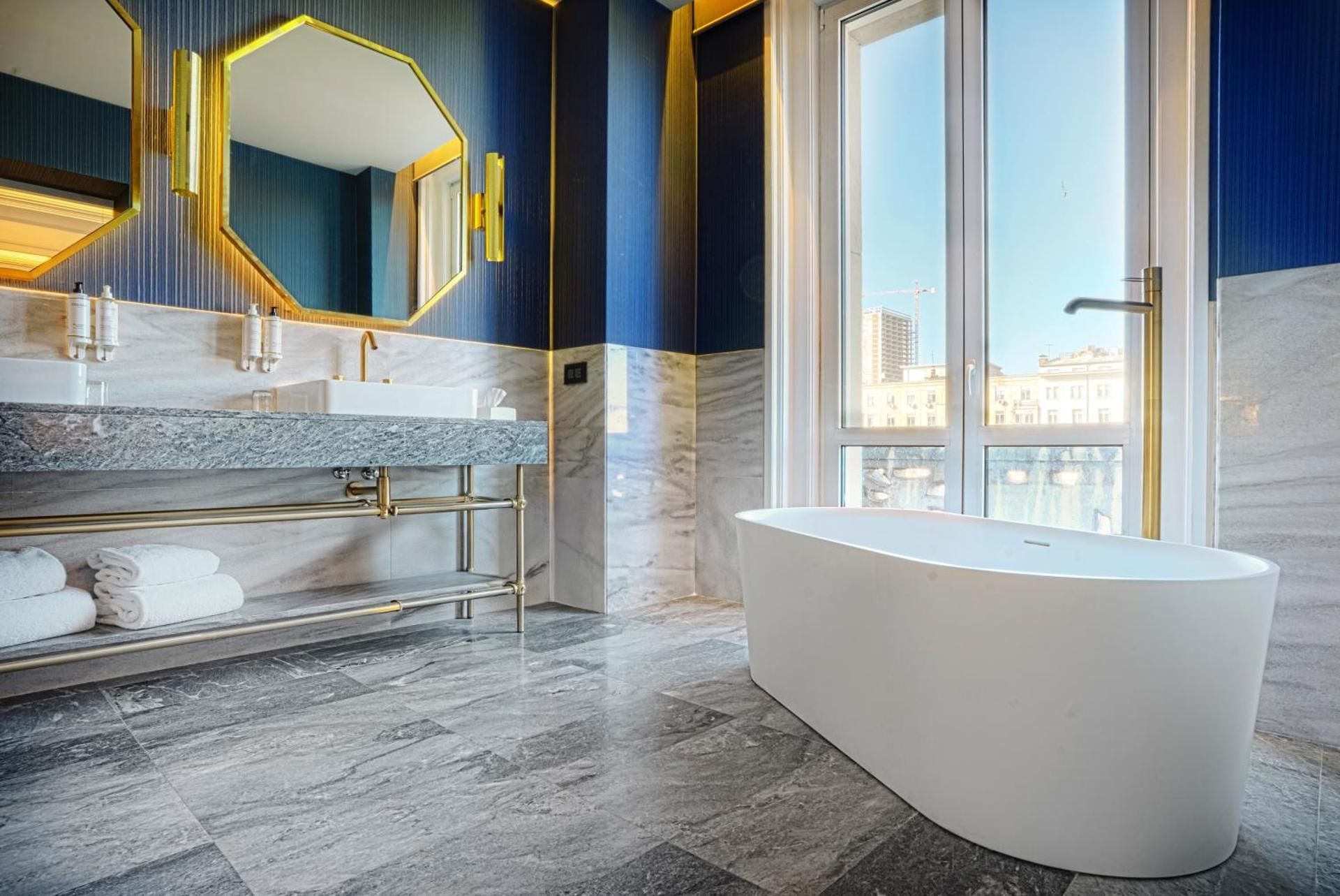 1 Bedroom Executive Suite, 1 King bed, Sveta Nedelya View