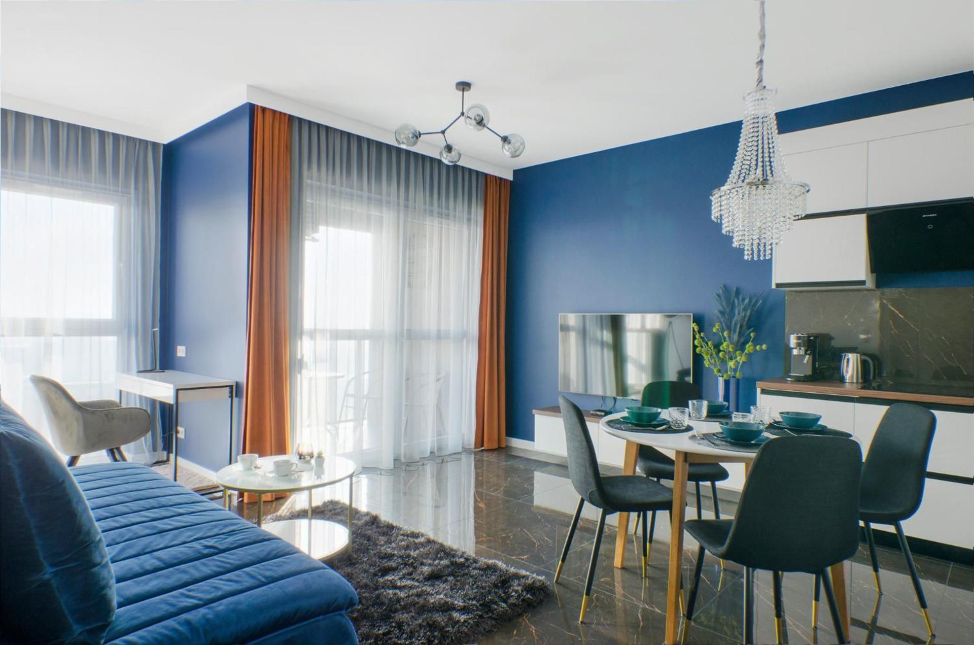 DELUXE APARTMENT