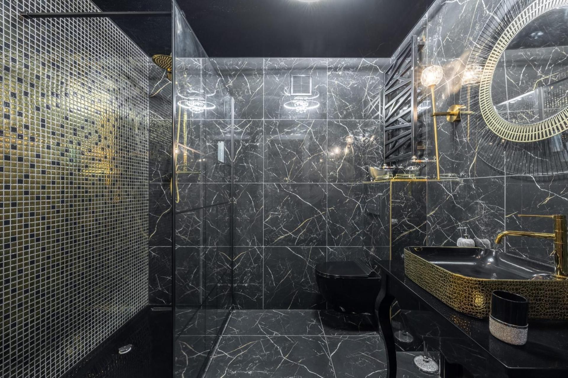 BDSM Apart Grey Manufaktura Centrum Miasta Legionow 18 , Idelny na Prezent, Parking na terenie , Tyl Apartment with Balcony