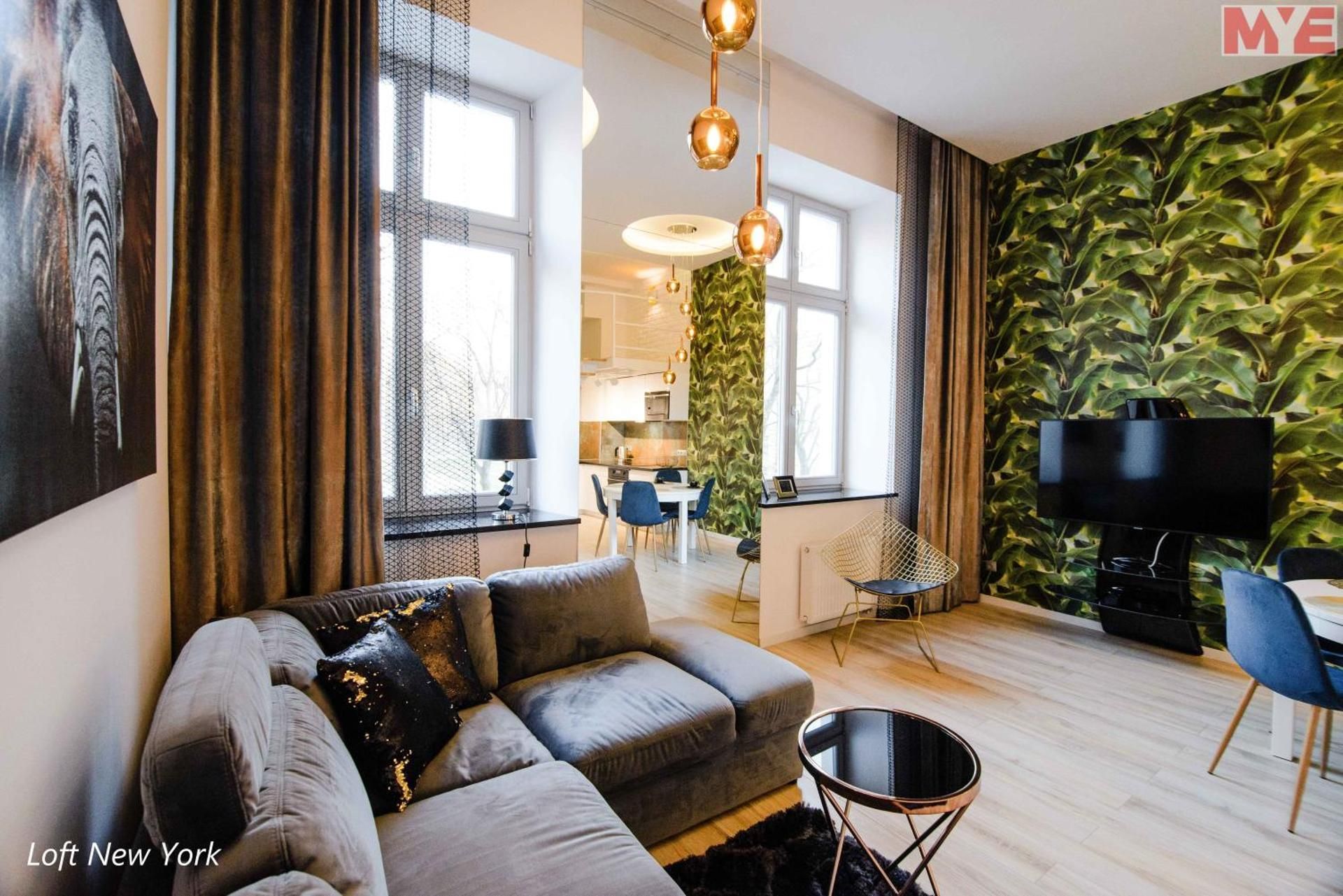 DELUXE APARTMENT