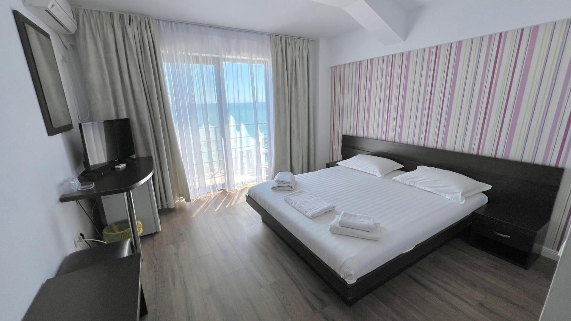 Queen Room with Sea View