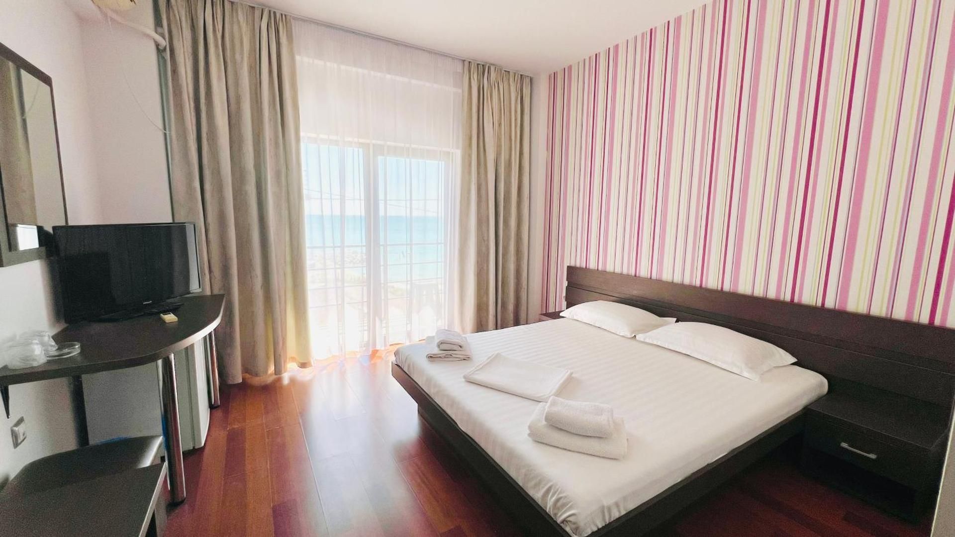 Queen Room with Sea View