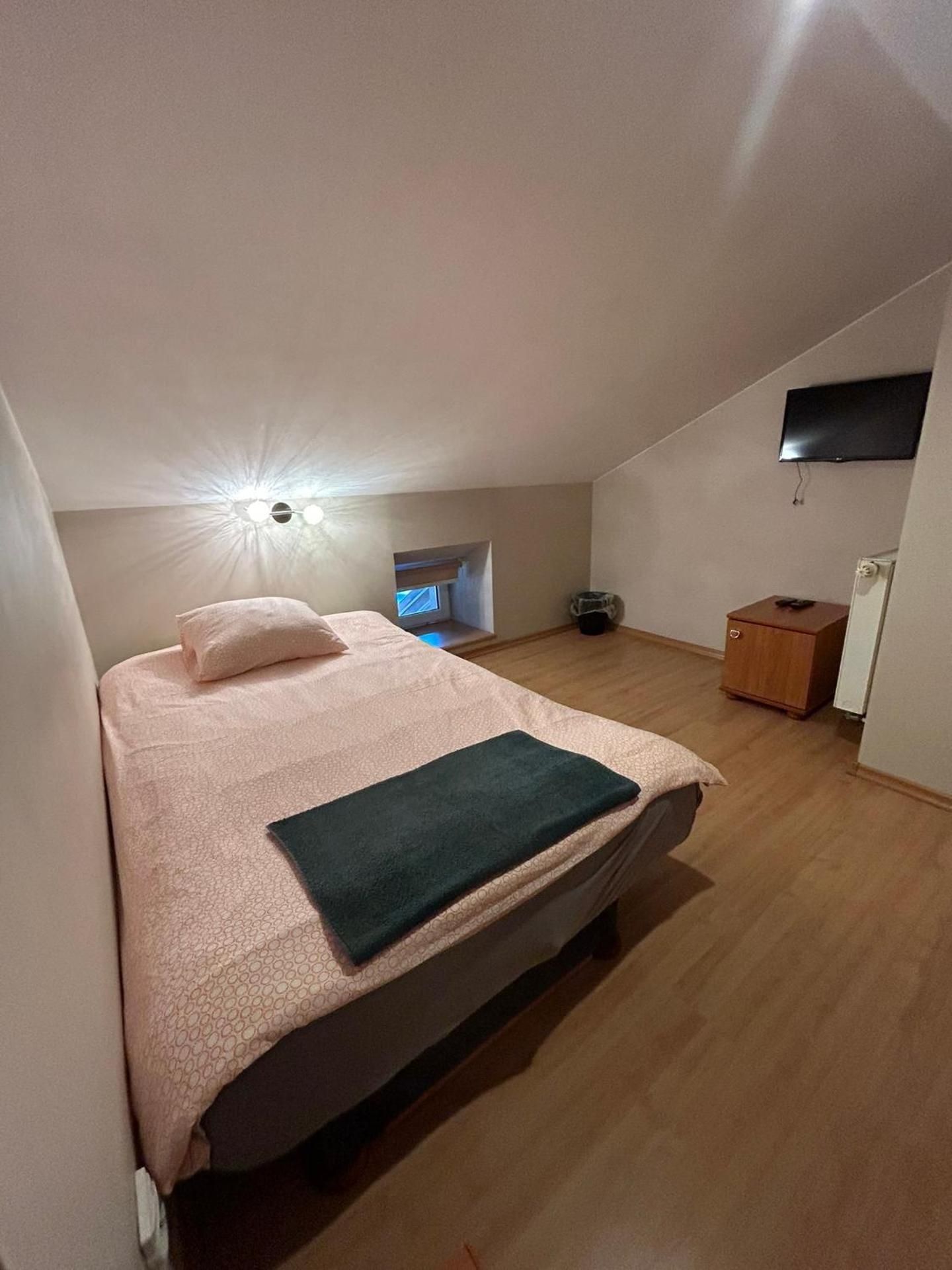 Standard Single Room with Shared Bathroom