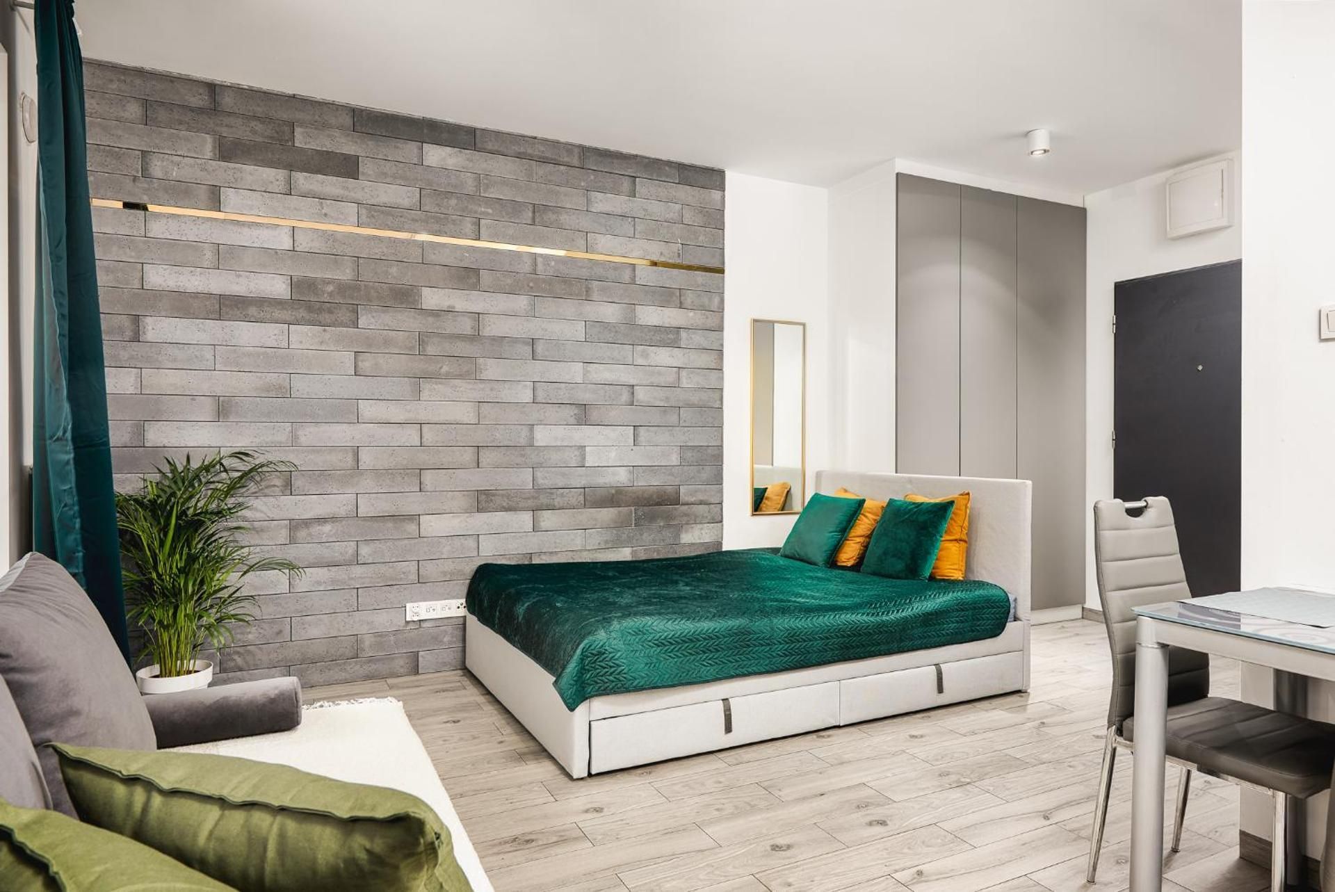 Studio Apartment