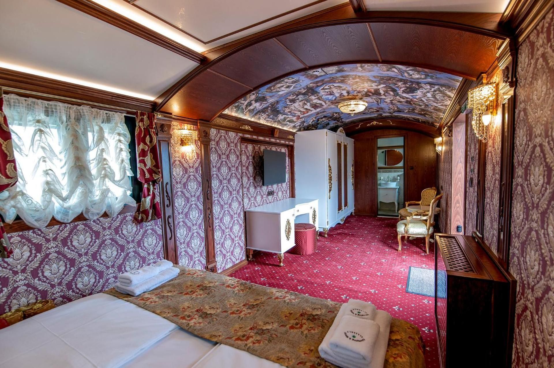 Wagon "Royal Suite"
