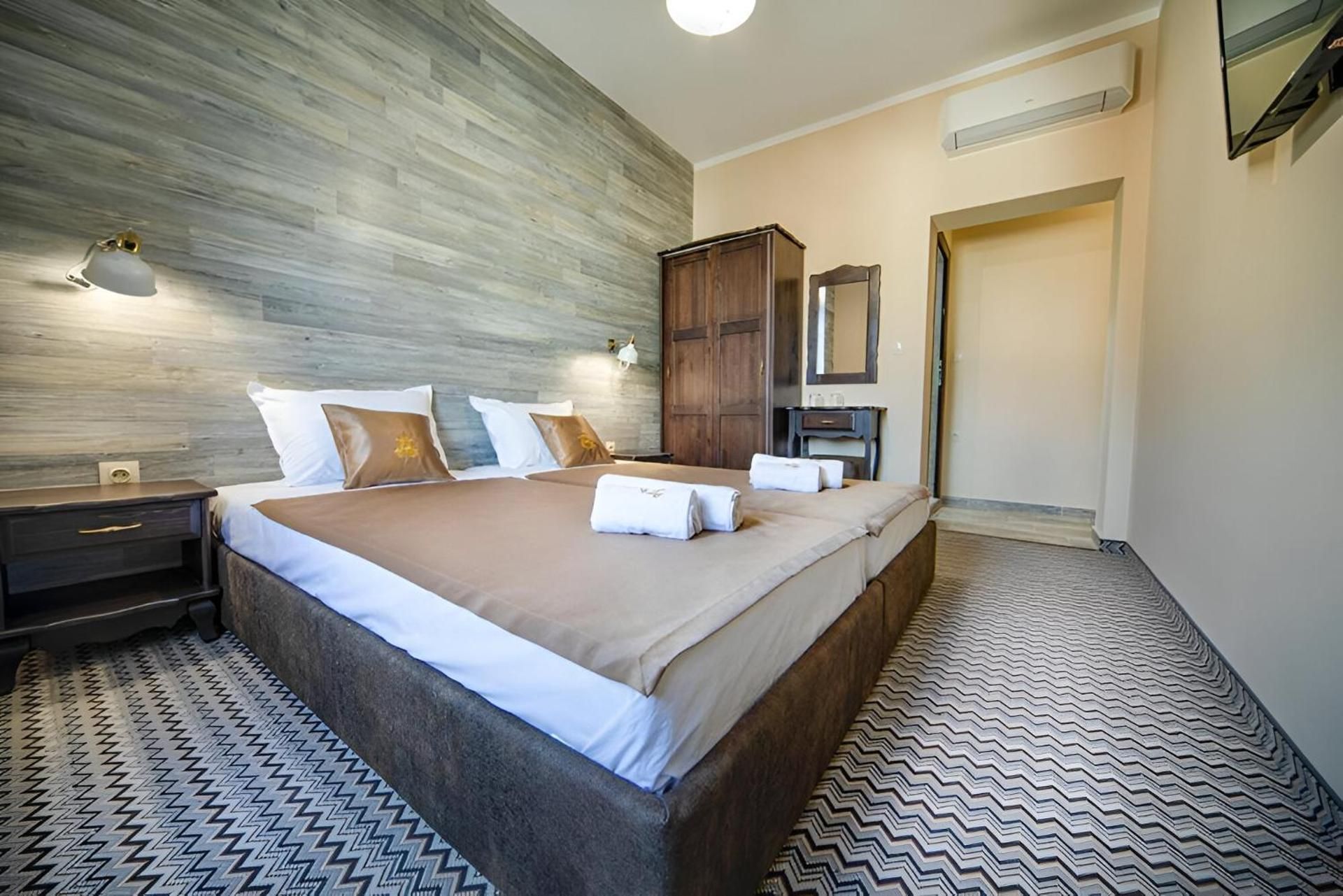 Standard Twin Room - Free Parking