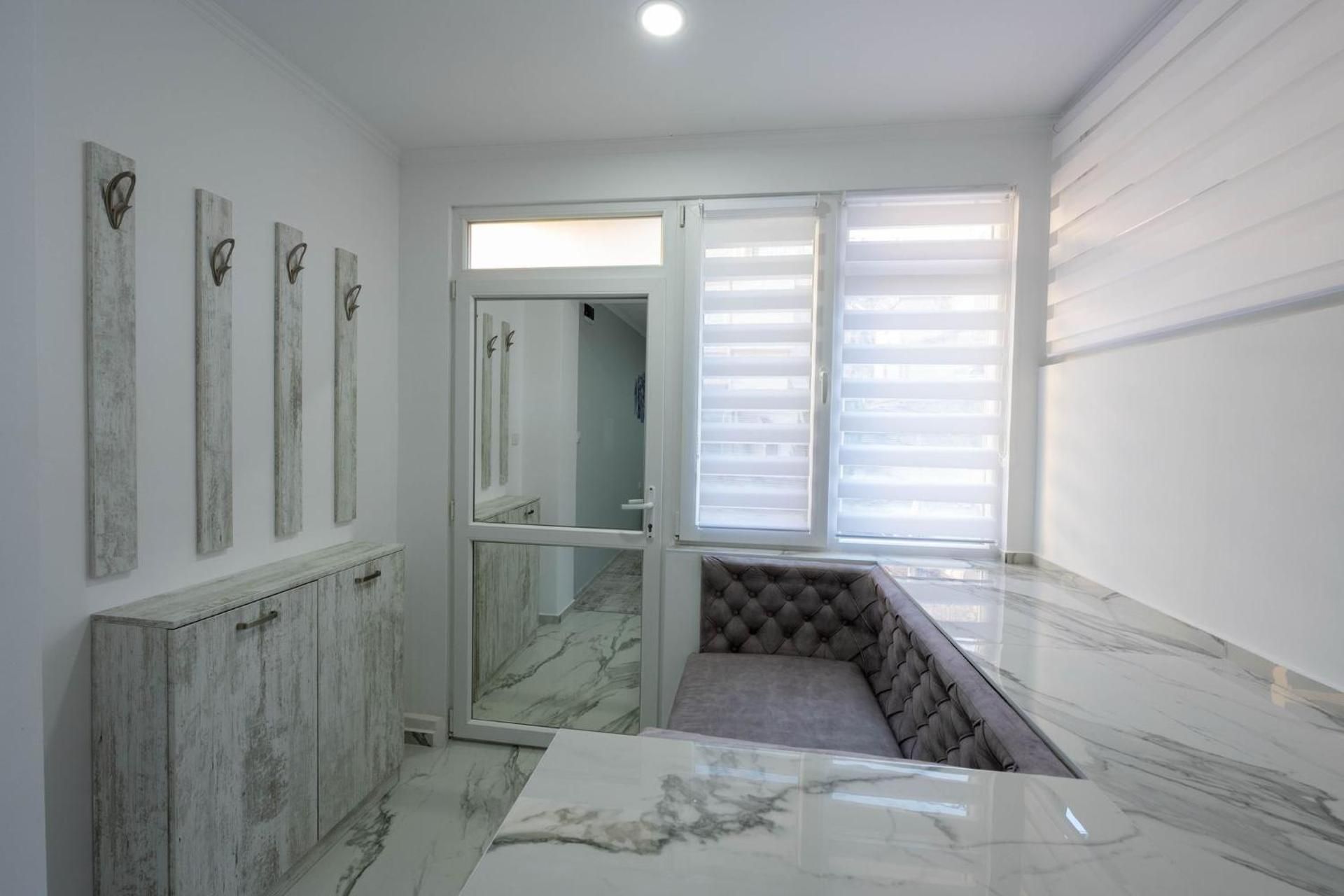 Deluxe Double Room (2 Adults + 1 Child)
