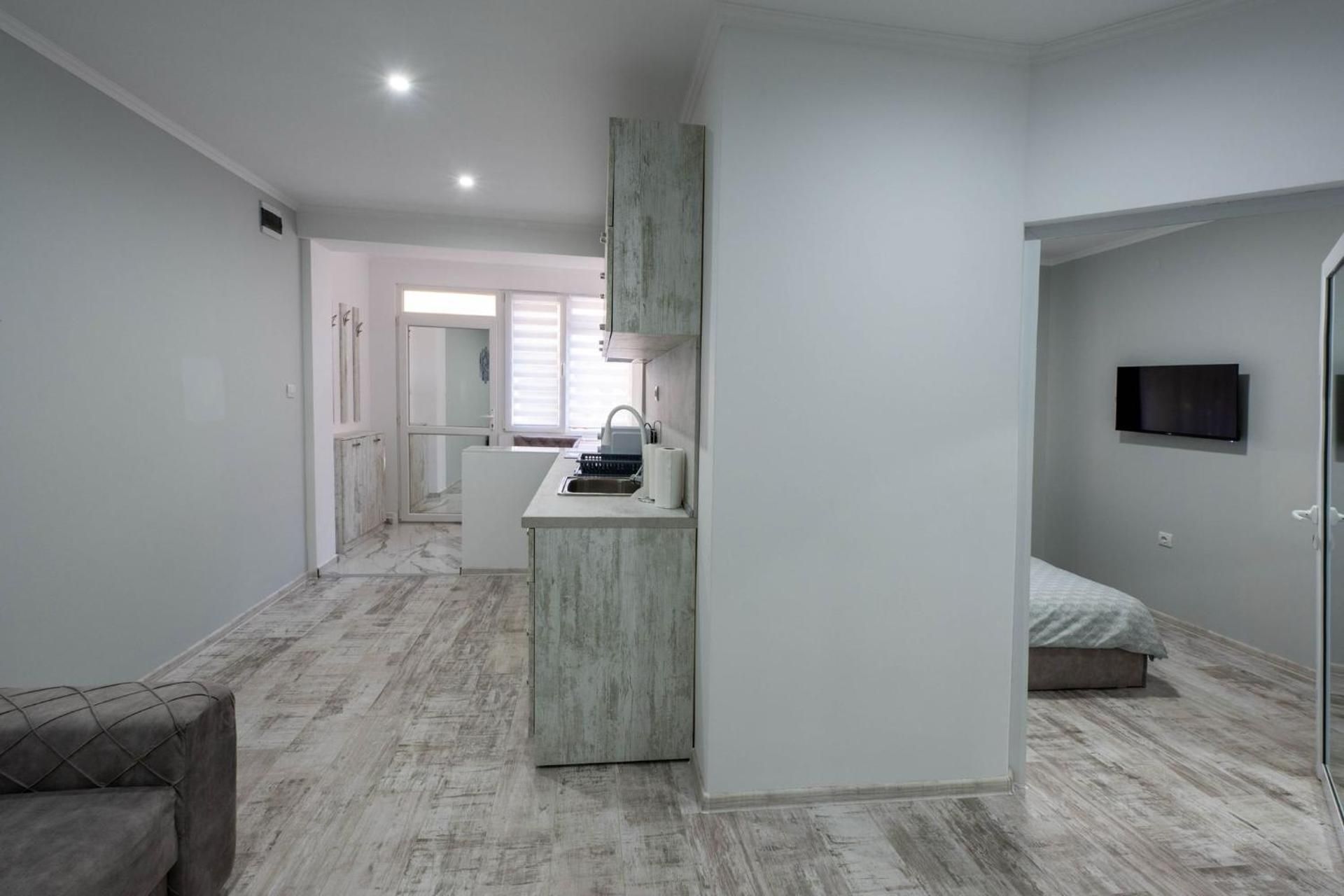 Deluxe Double Room (2 Adults + 1 Child)