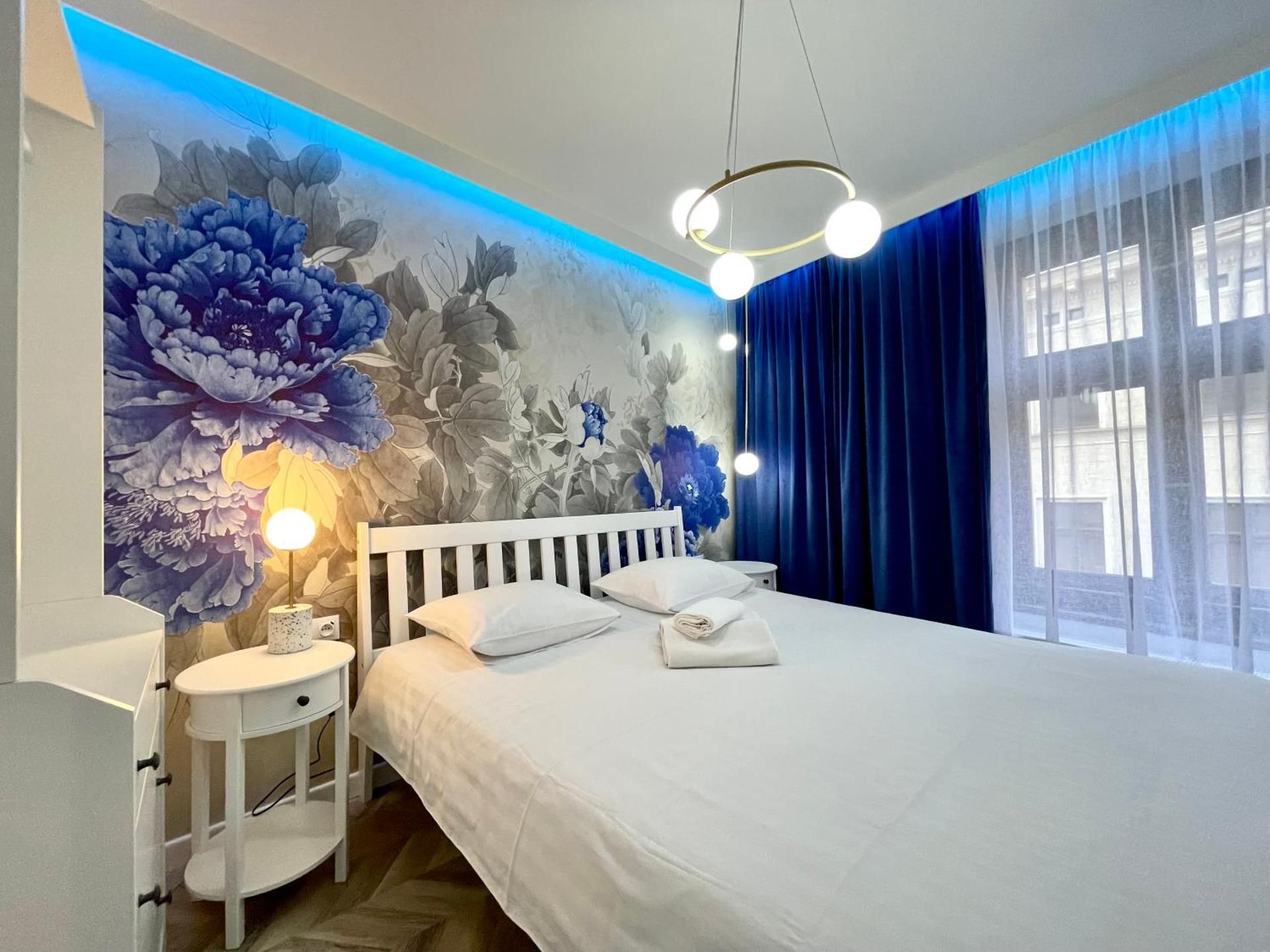 One-Bedroom Apartment with City View