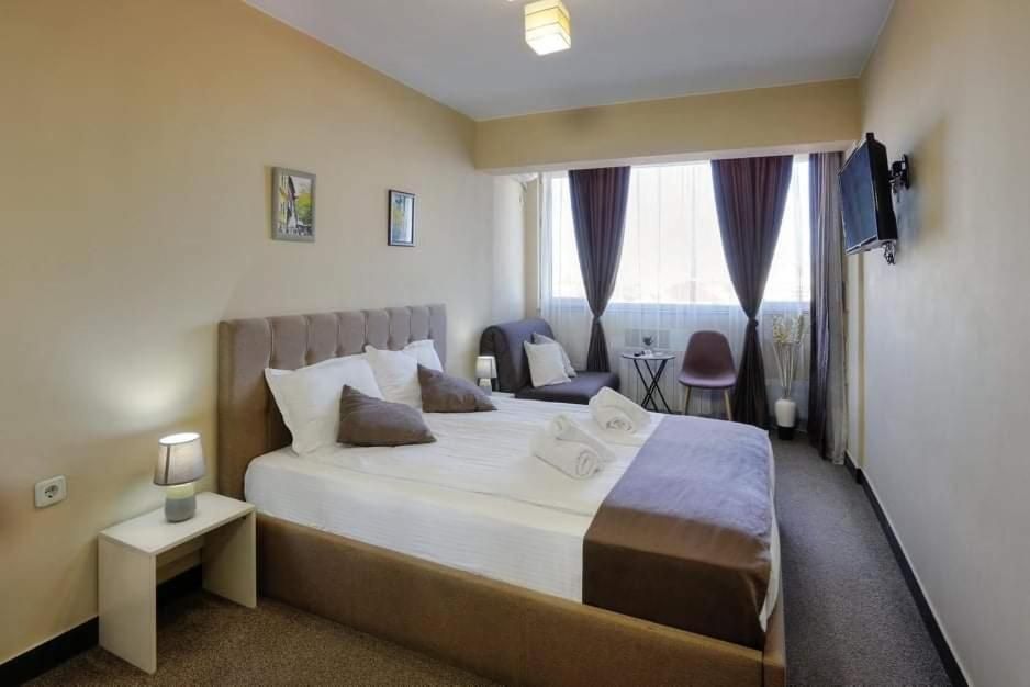 Deluxe Double Room with Extra Bed