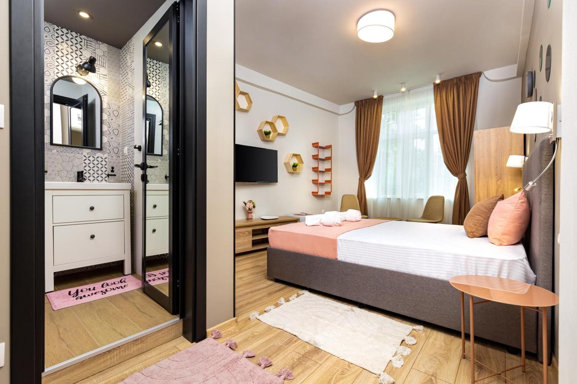 Queen Room with Garden View
