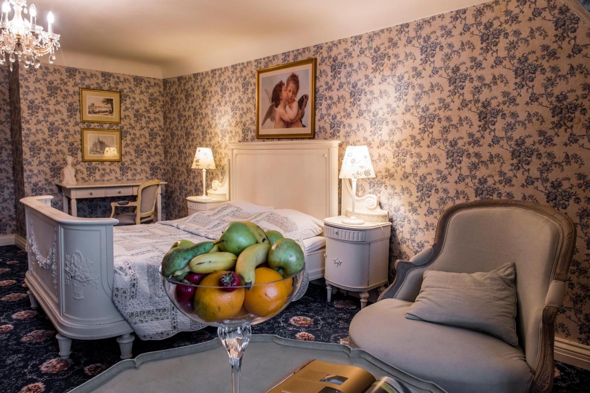 Apartment (2 Adults)