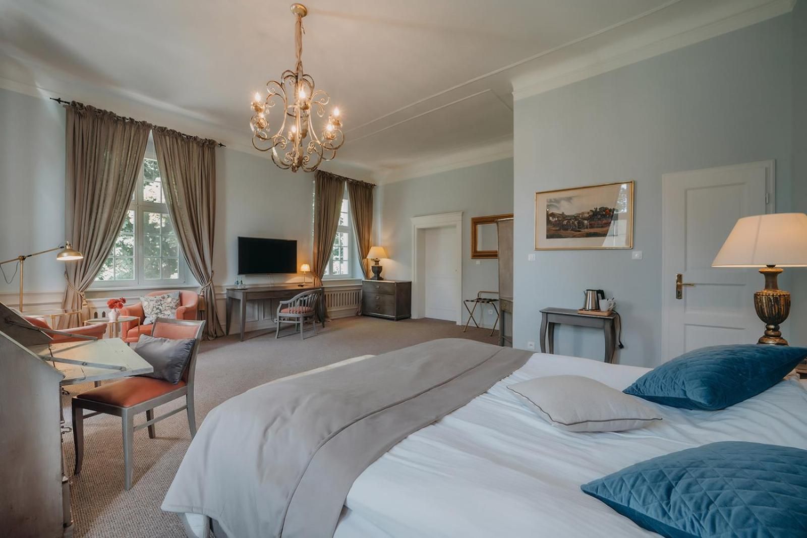Deluxe Apartment