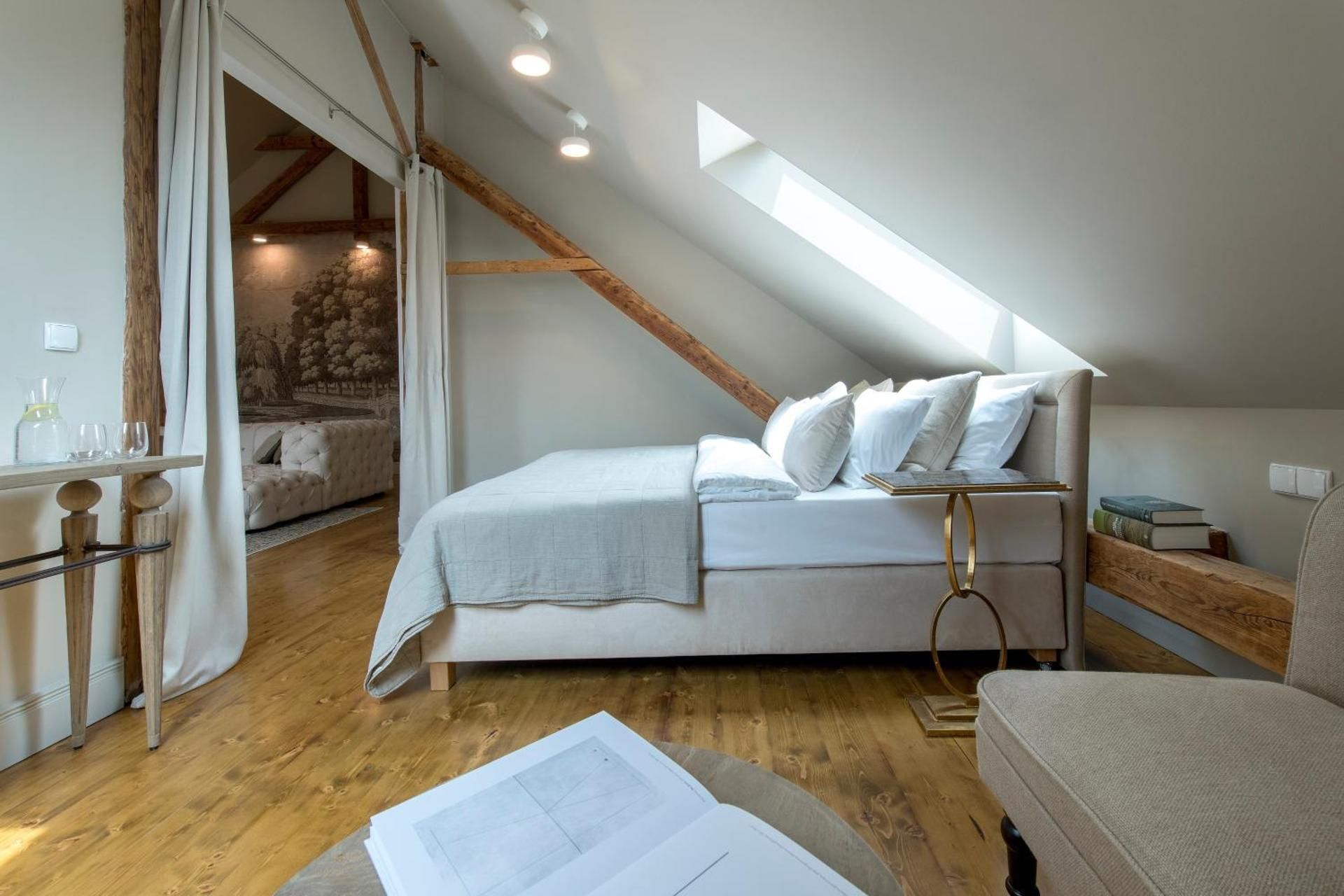 Suite with Mountain View