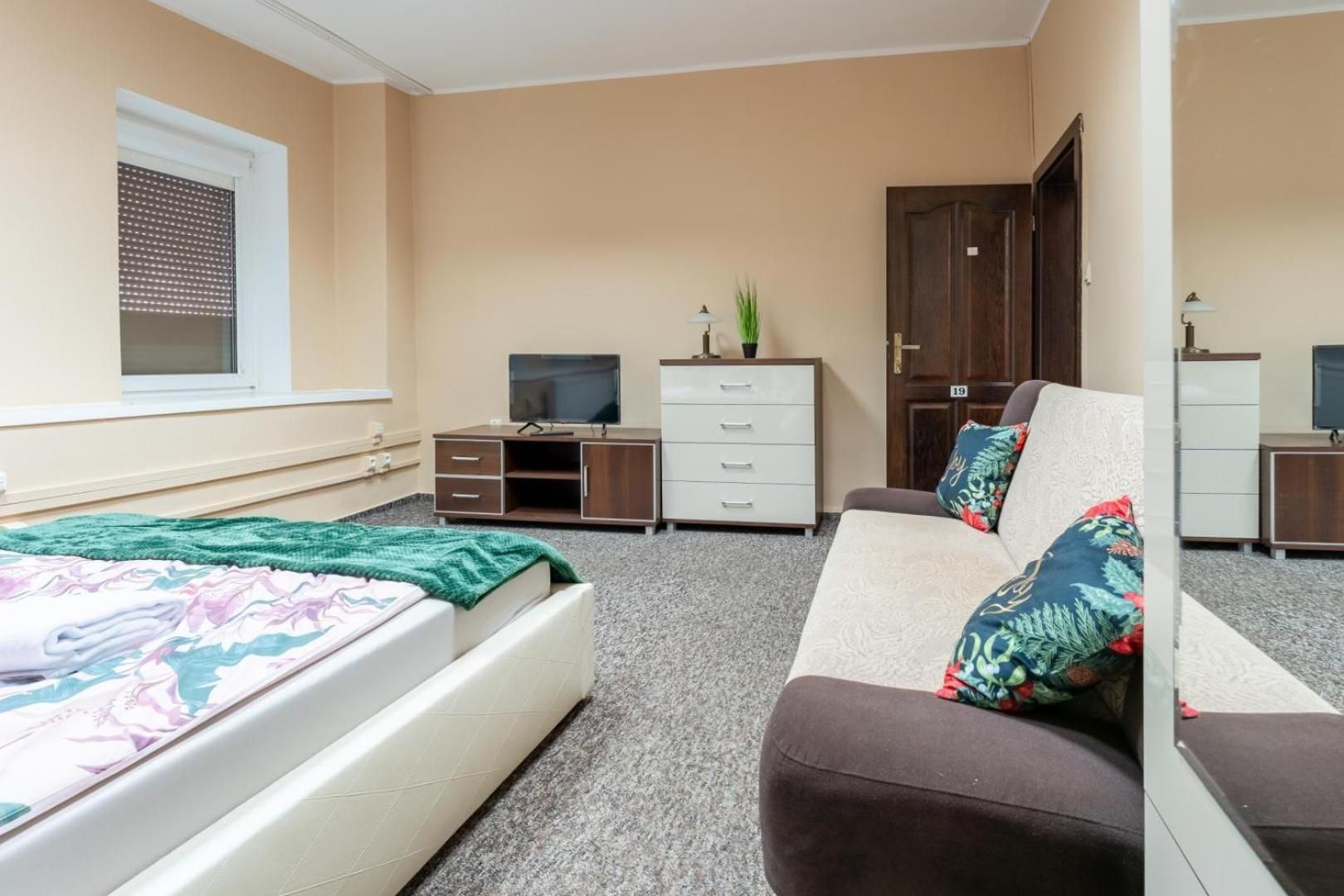 Quadruple Room with Shared Bathroom