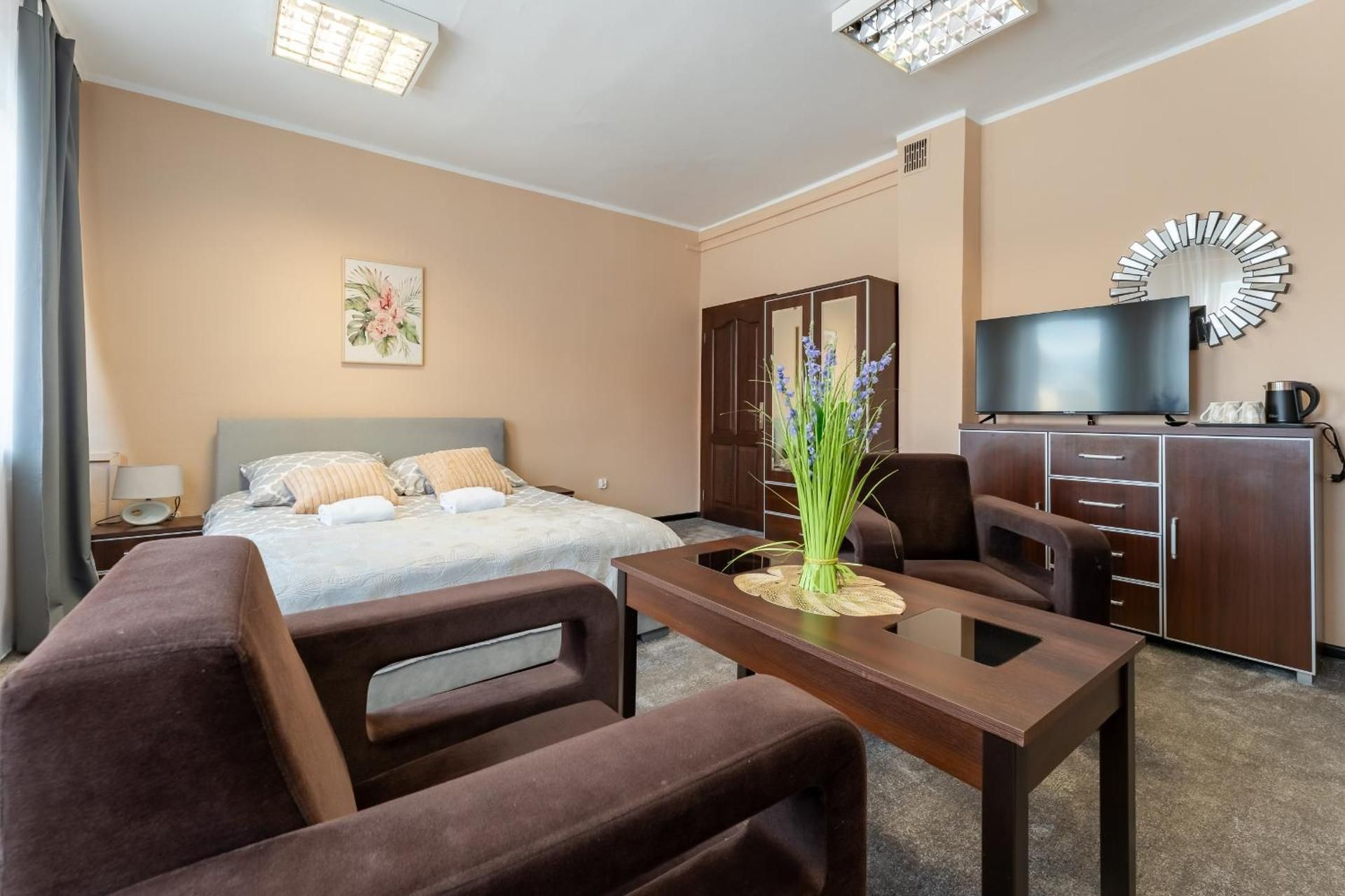 Basic Triple Room with Shared Bathroom