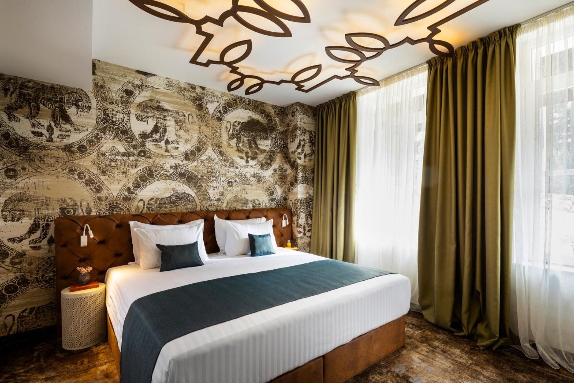 Gallery 37 Powered by ASTON Suite with King Bed and Sofa Bed - Non-Smoking