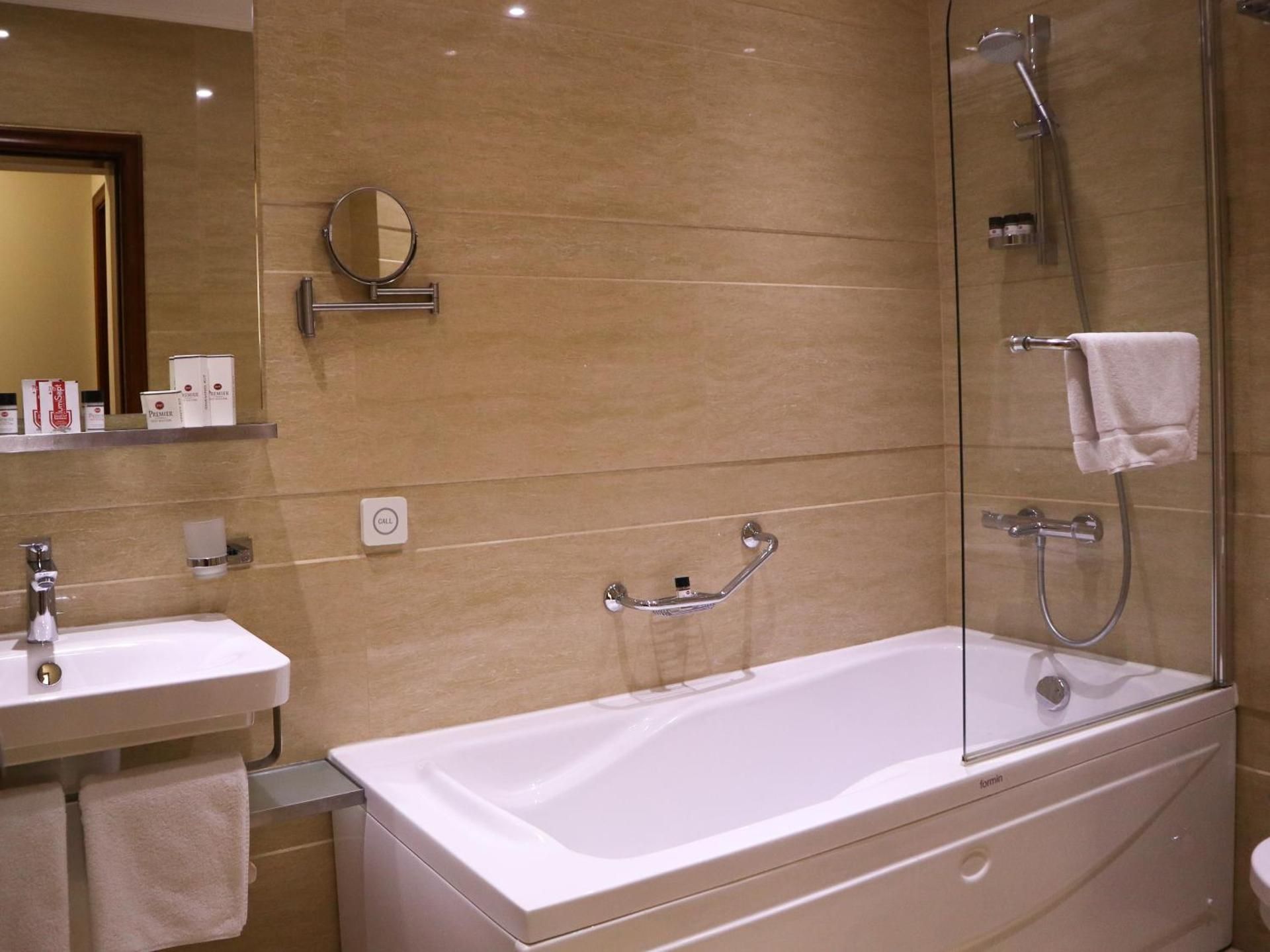 Best Western Premier Plovdiv Hills Premier Suite - Free Parking and Wifi 3