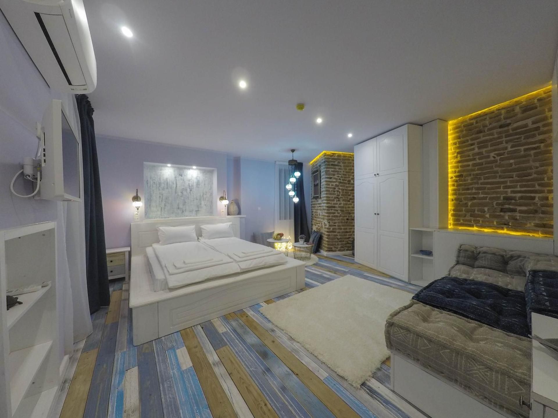 Deluxe Double Room with Extra Bed