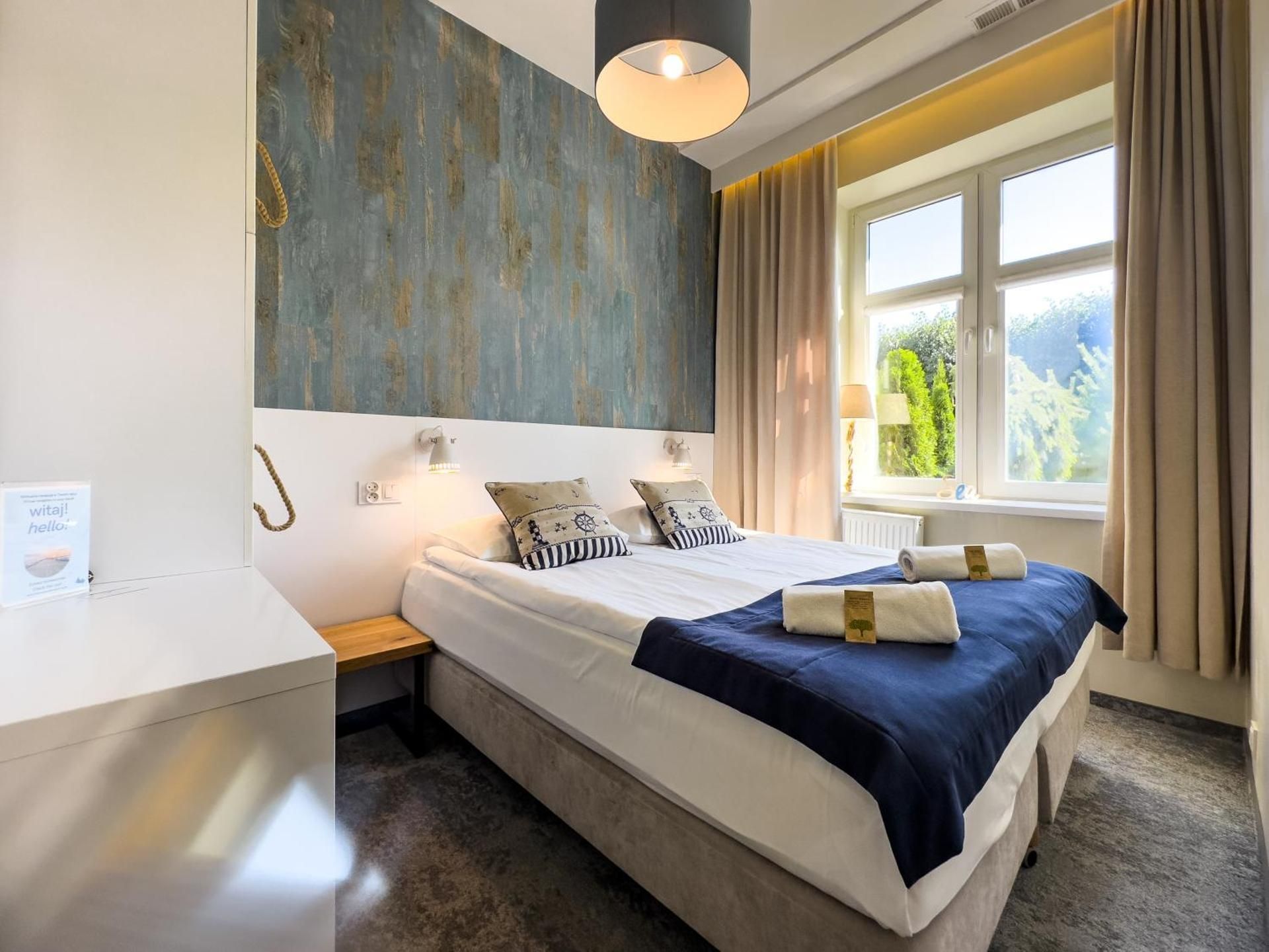 Deluxe Room (2 Adults + 1 Child)