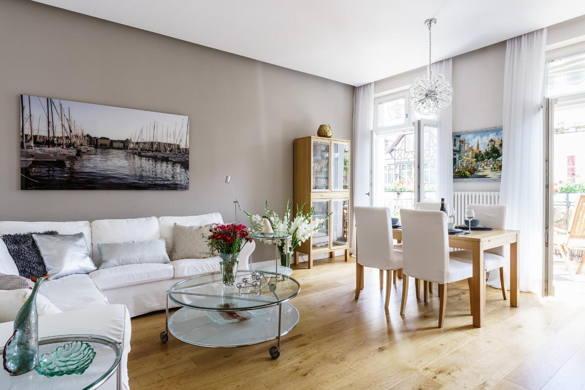 Apartment with Balcony - Helska 4/9 Street