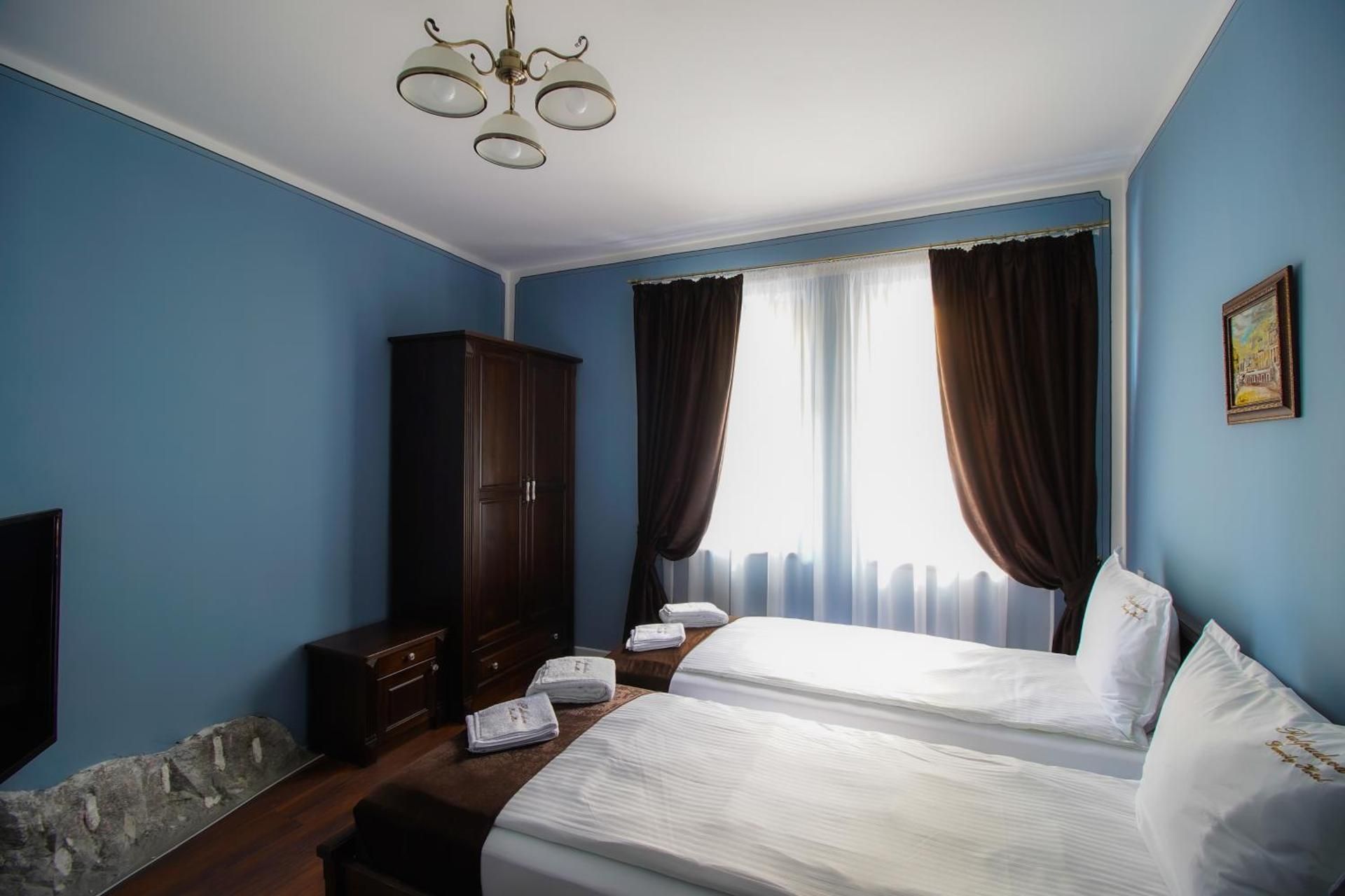 Large Double Room
