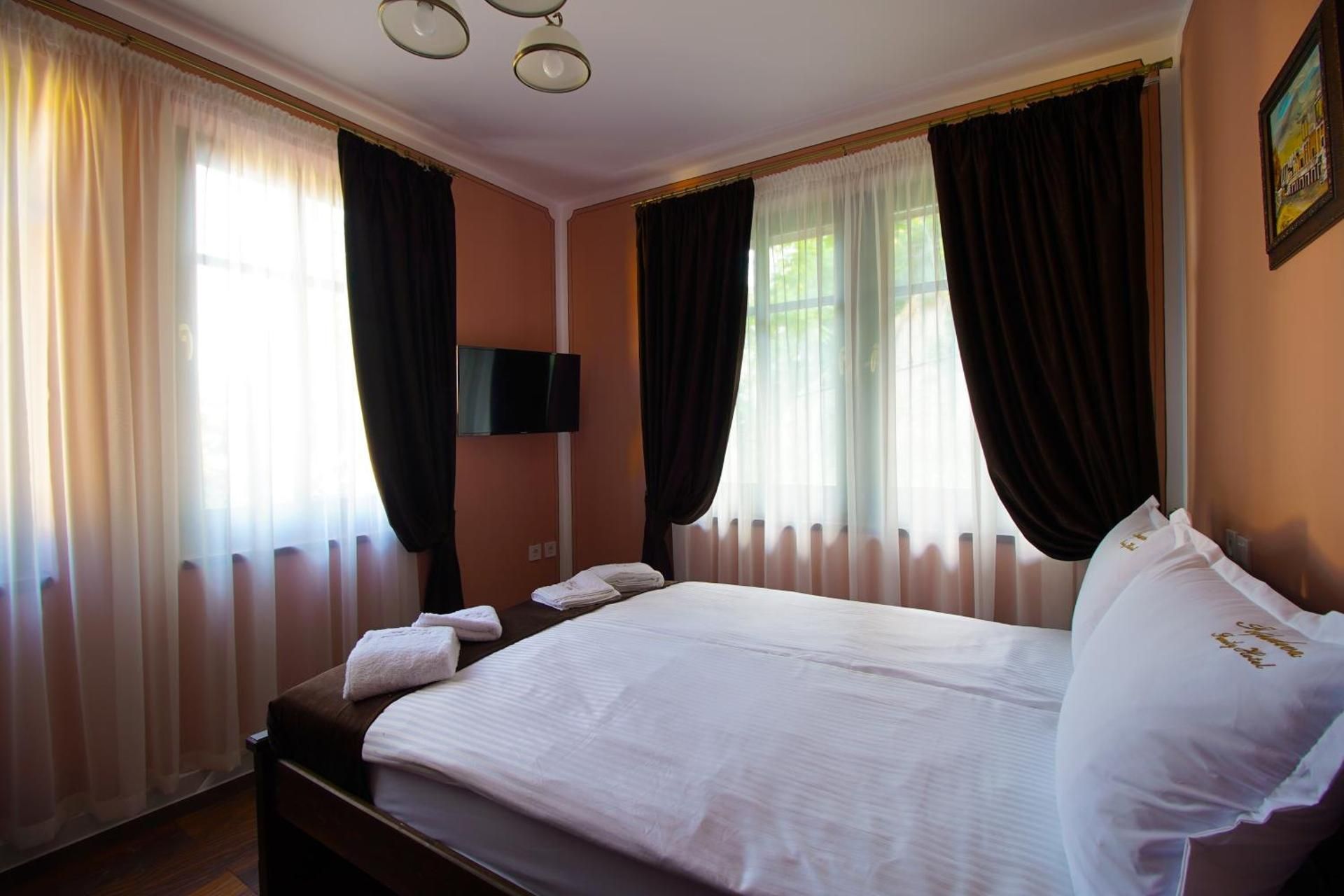 Large Double Room